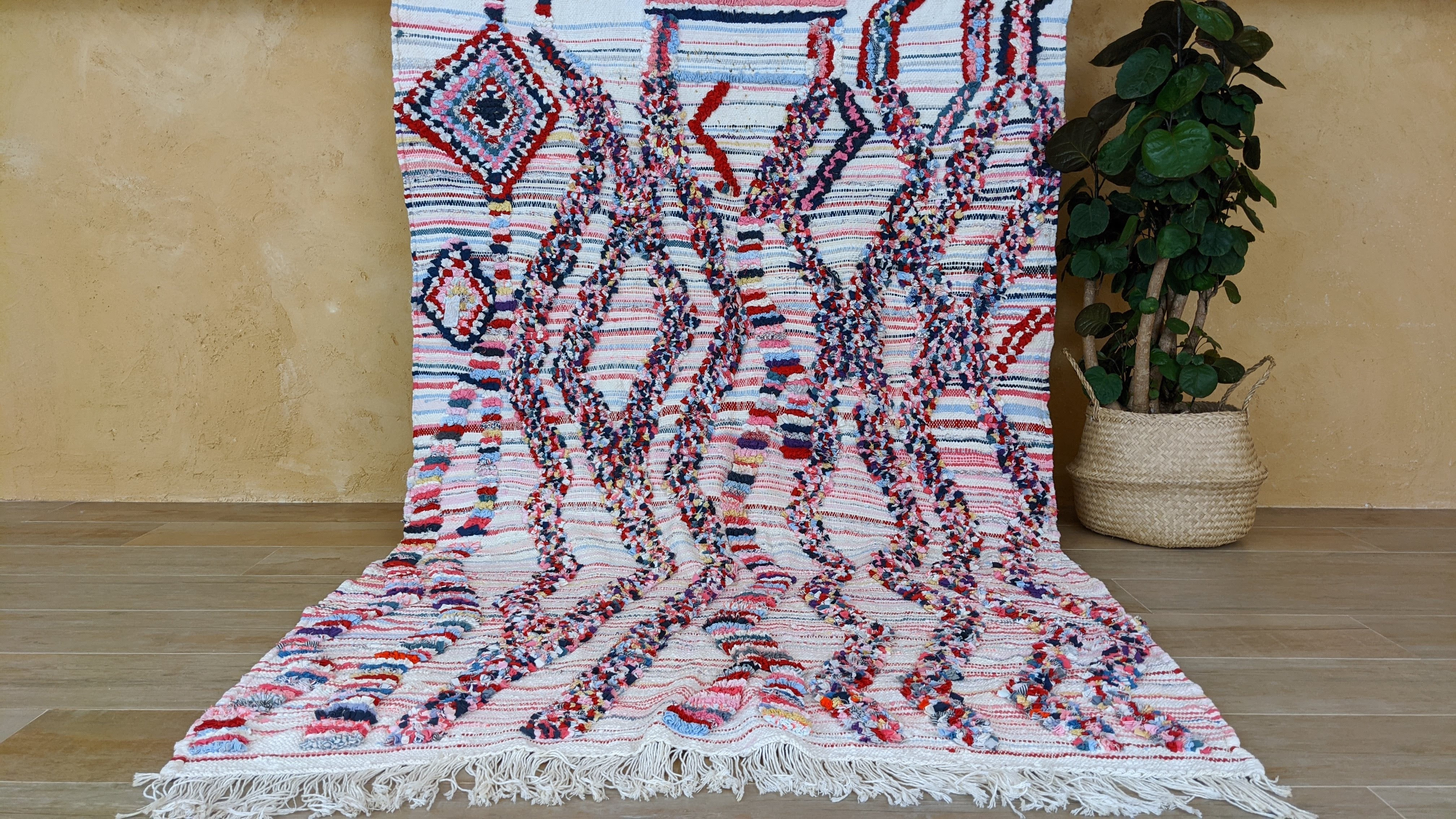 Boucherouite Rug, 215 x 123 cm || 7.05 x 4.04 feet
