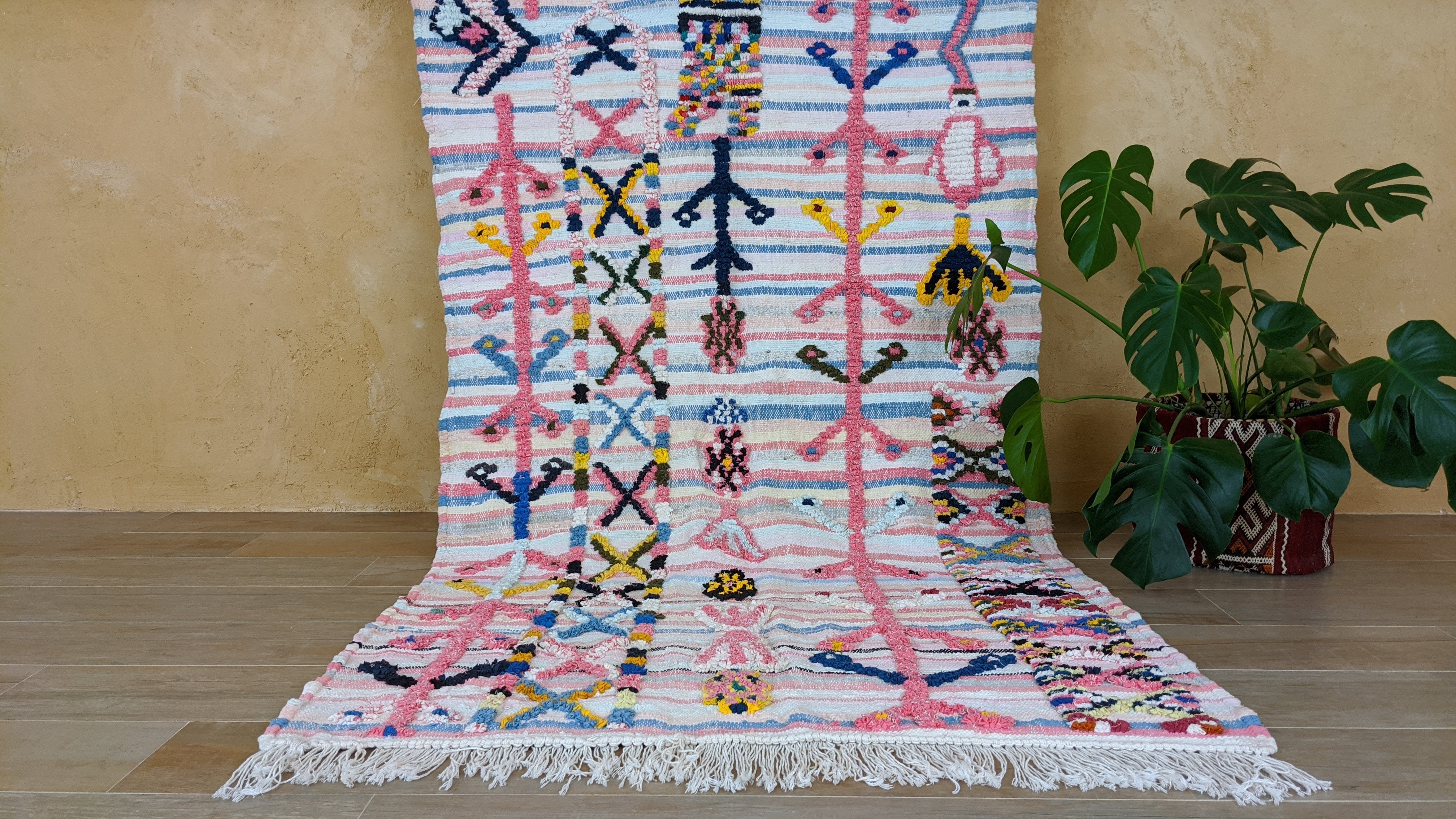 Boucherouite Rug, 215 x 123 cm || 7.05 x 4.04 feet