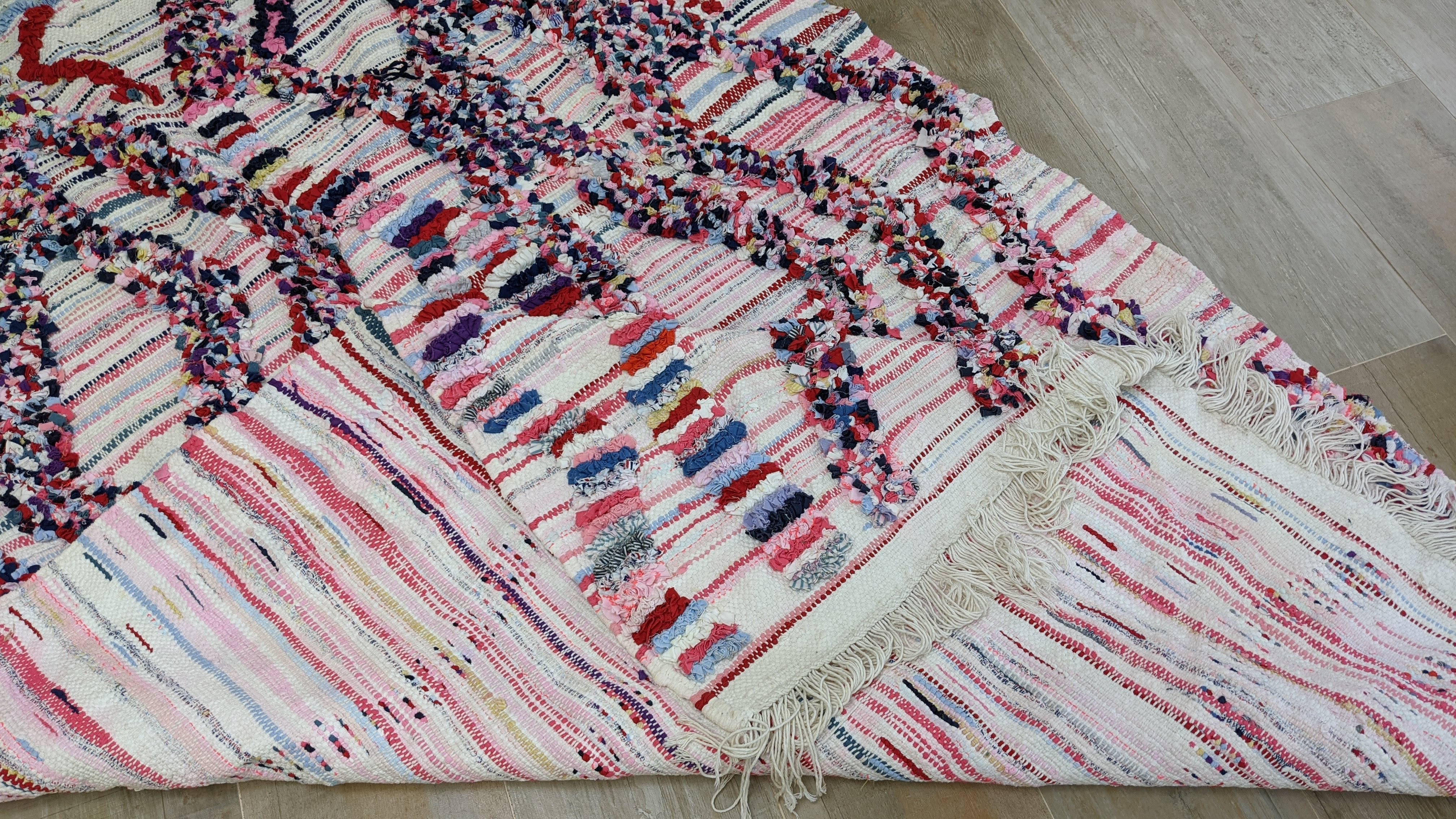 Boucherouite Rug, 215 x 123 cm || 7.05 x 4.04 feet - Image 4