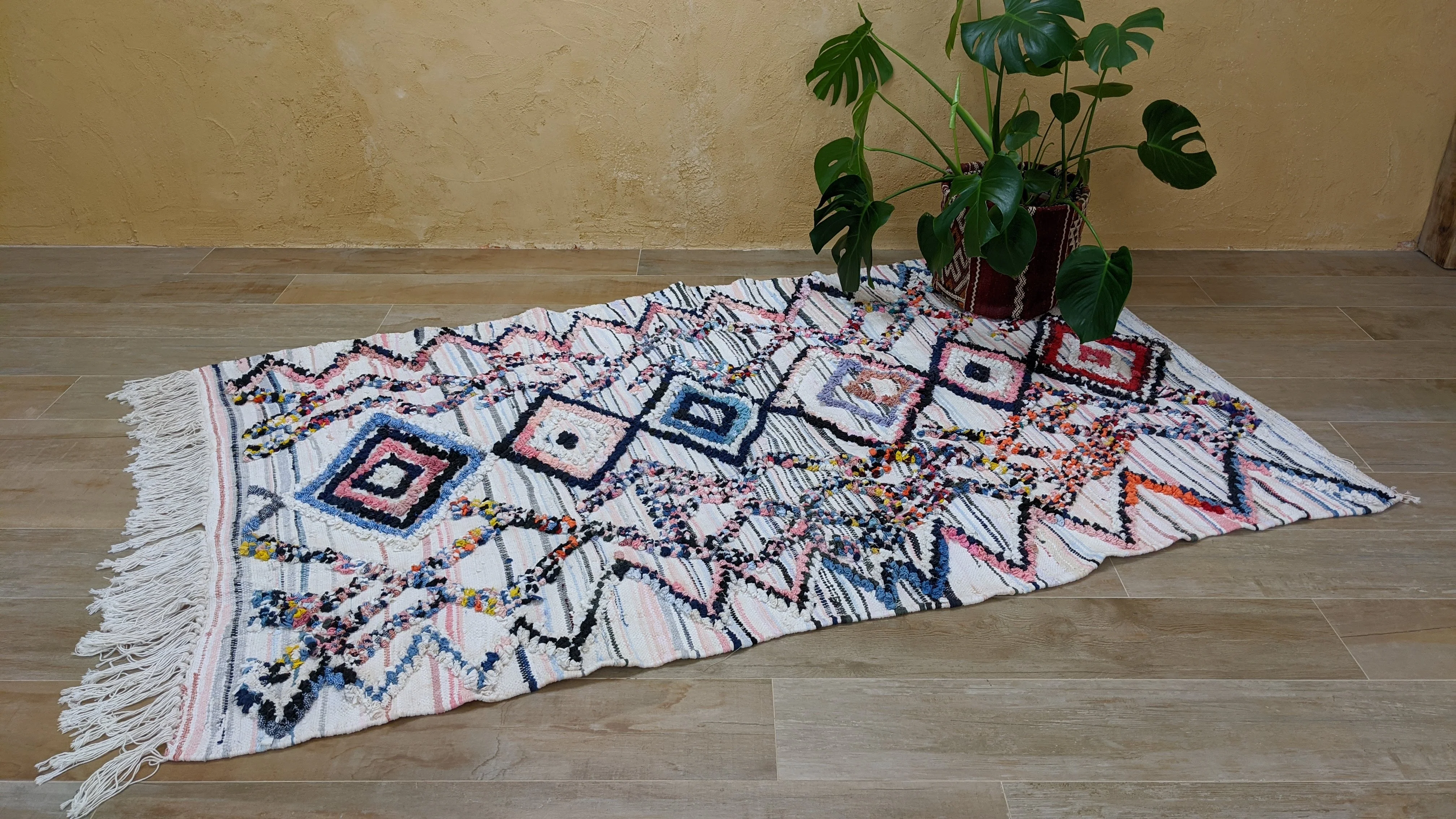 Boucherouite Rug, 215 x 130 cm || 7.05 x 4.27 feet - Image 3