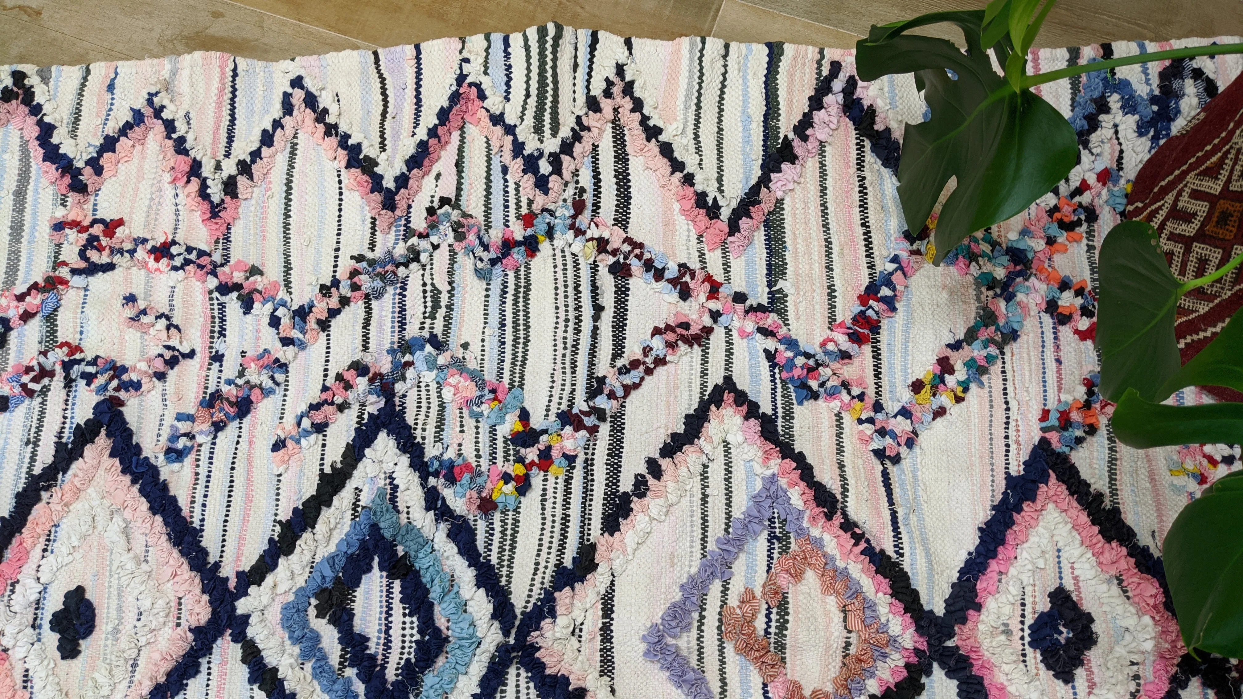 Boucherouite Rug, 215 x 130 cm || 7.05 x 4.27 feet - Image 4