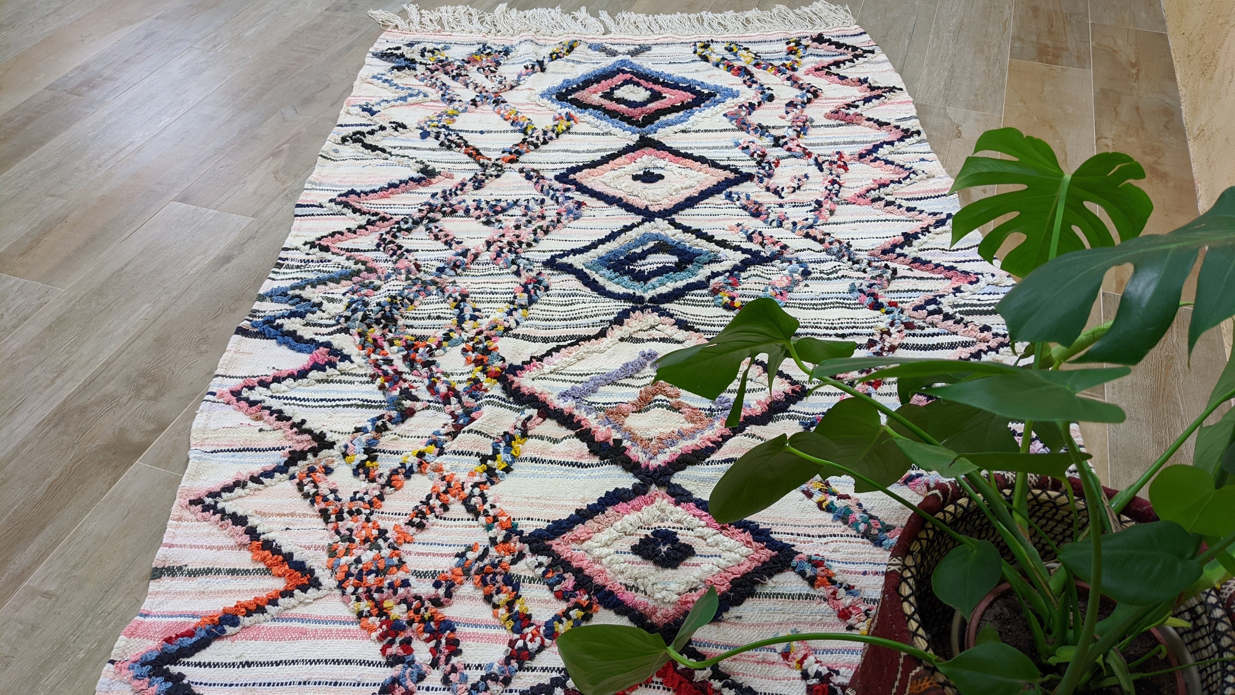 Boucherouite Rug, 215 x 130 cm || 7.05 x 4.27 feet - Image 5