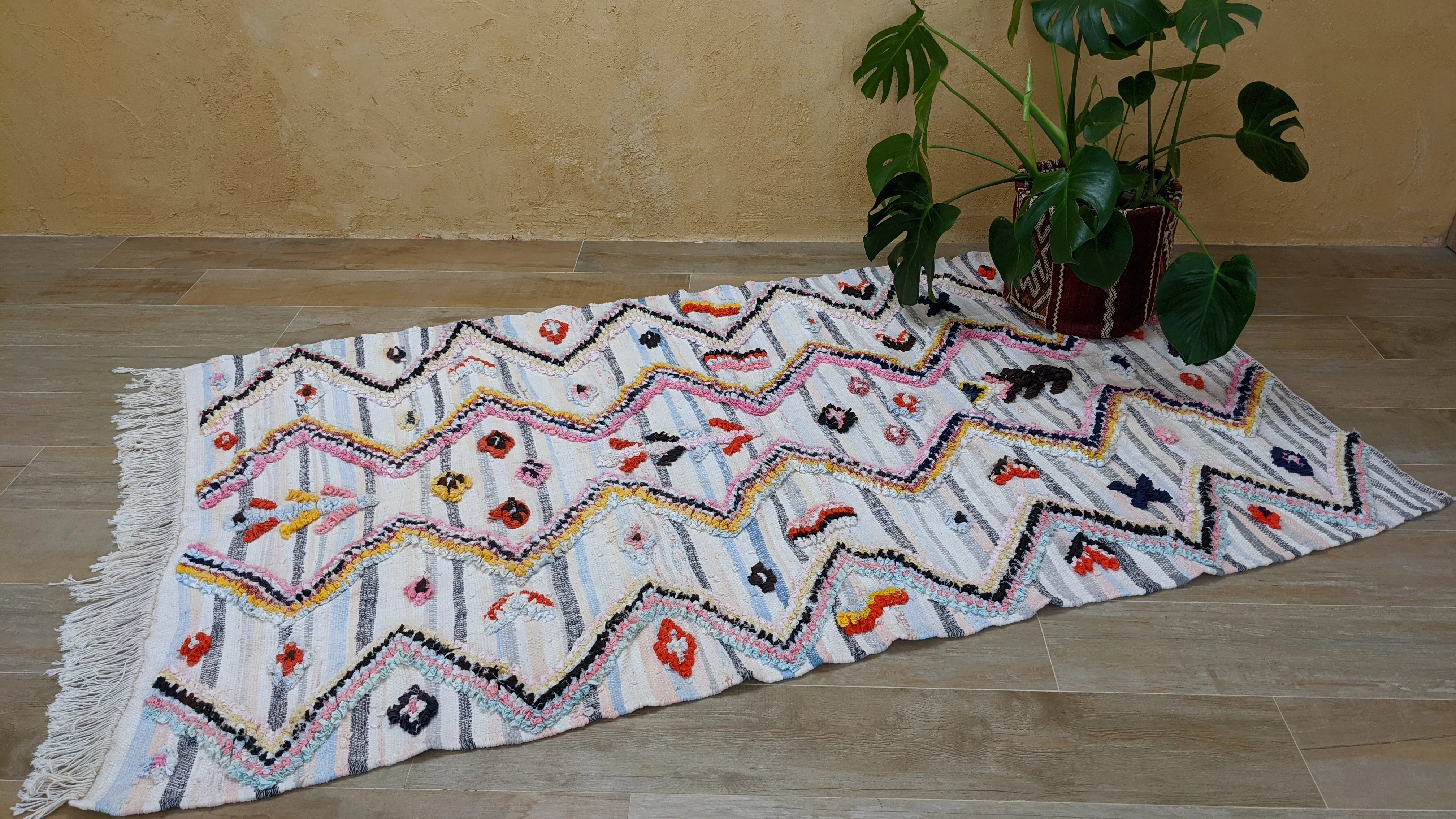 Boucherouite Rug, 220 x 125 cm || 7.22 x 4.1 feet - Image 3
