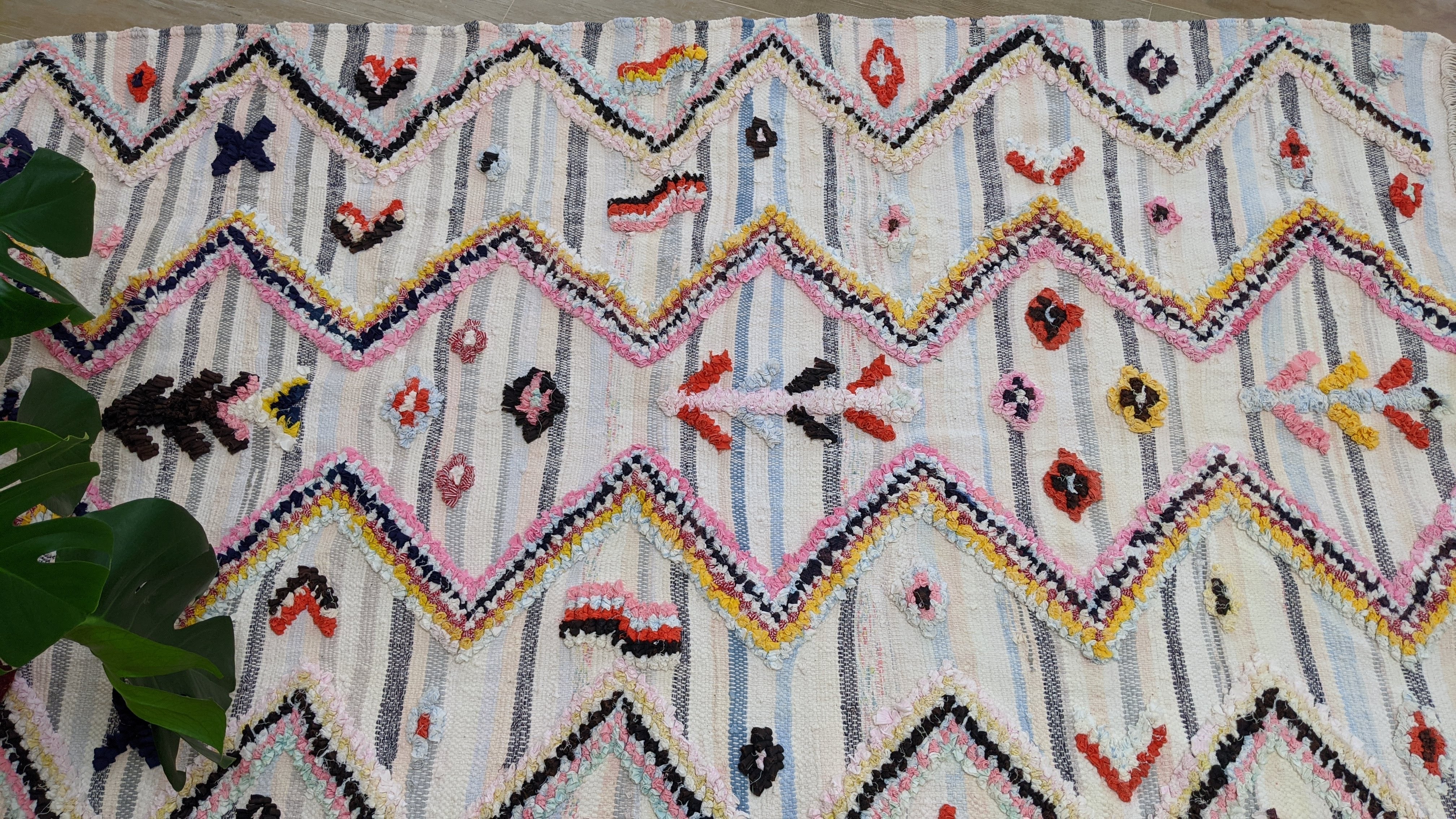 Boucherouite Rug, 220 x 125 cm || 7.22 x 4.1 feet - Image 5