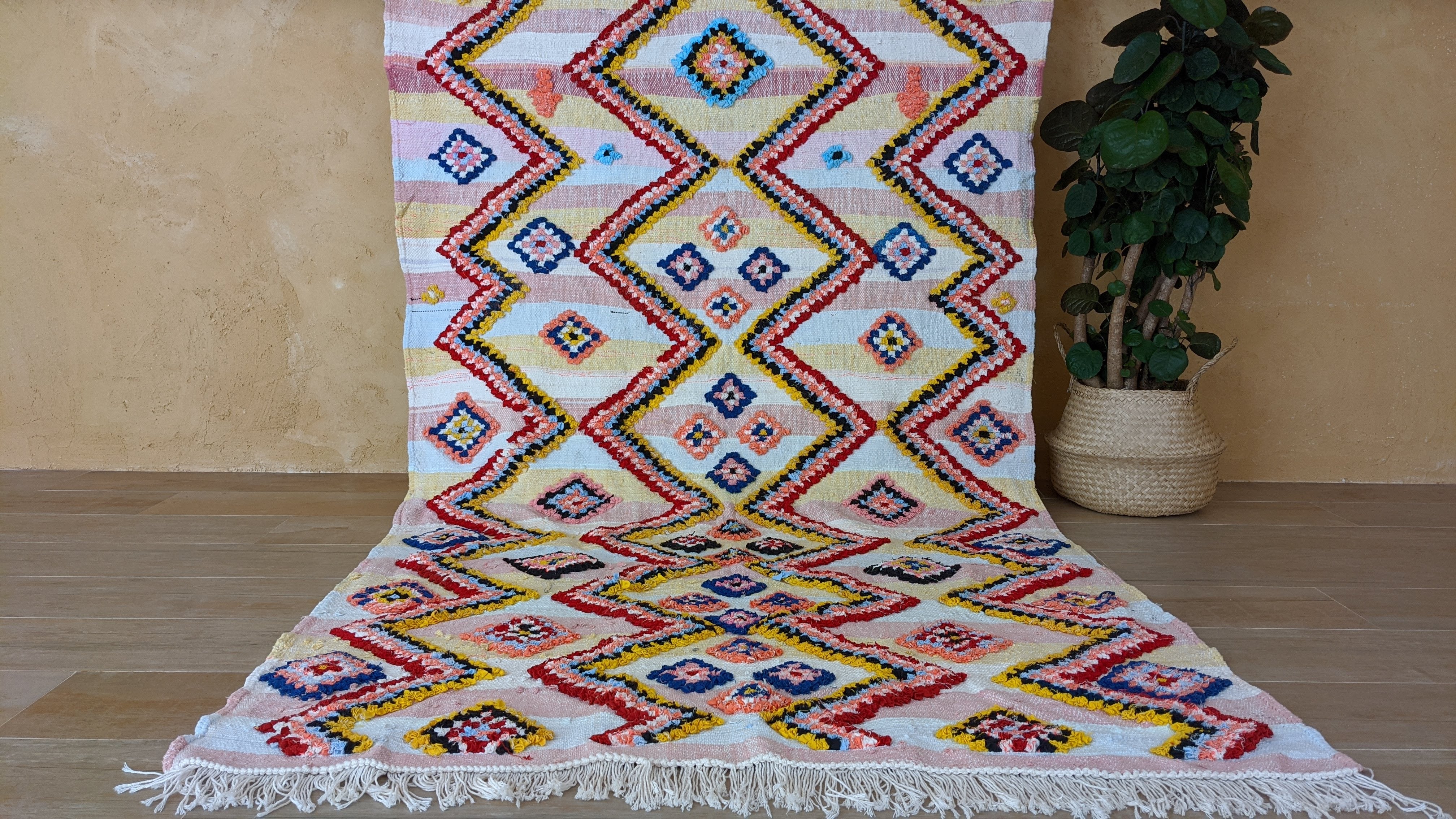Boucherouite Rug, 225 x 127 cm || 7.38 x 4.17 feet