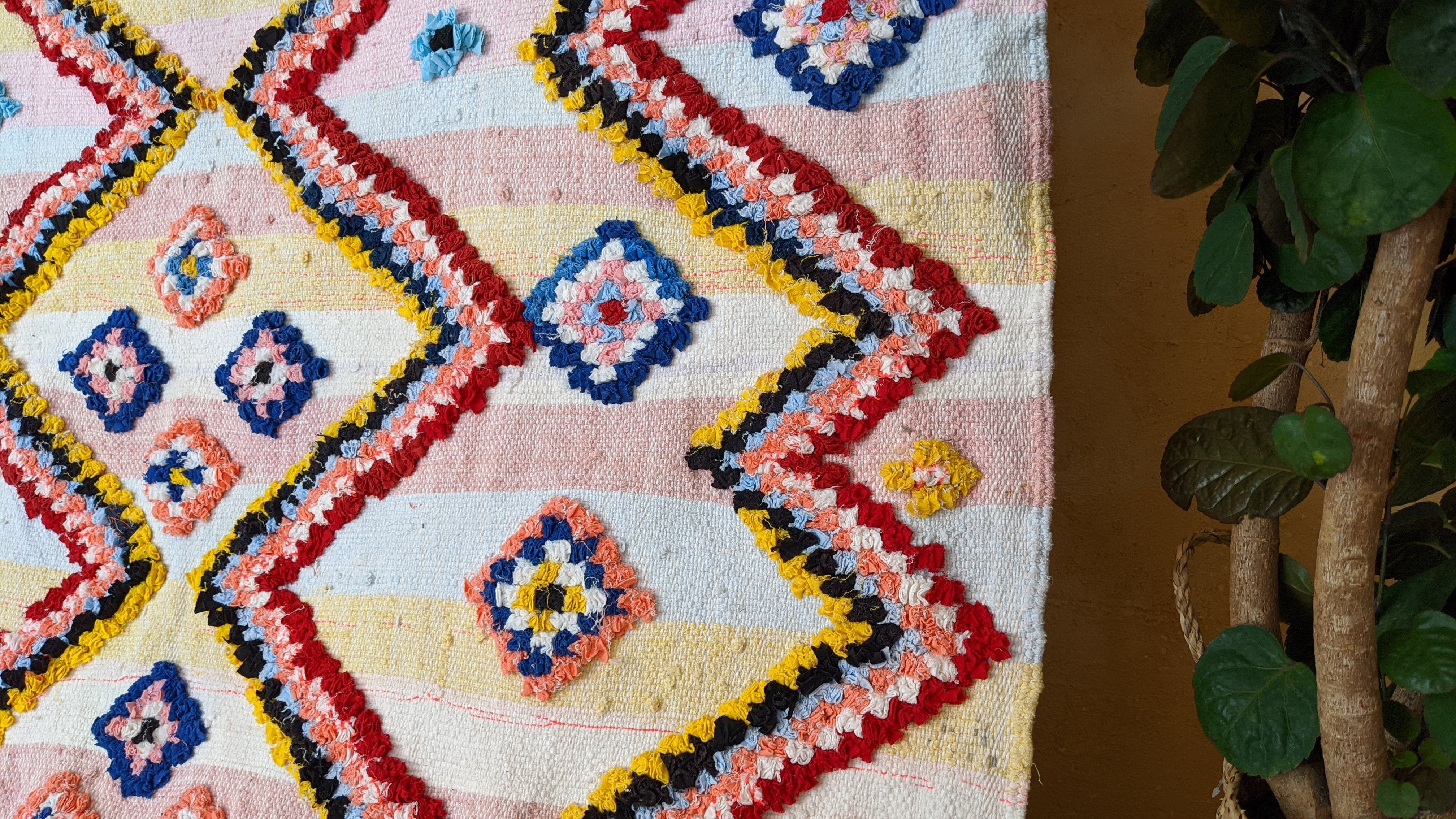 Boucherouite Rug, 225 x 127 cm || 7.38 x 4.17 feet - Image 2