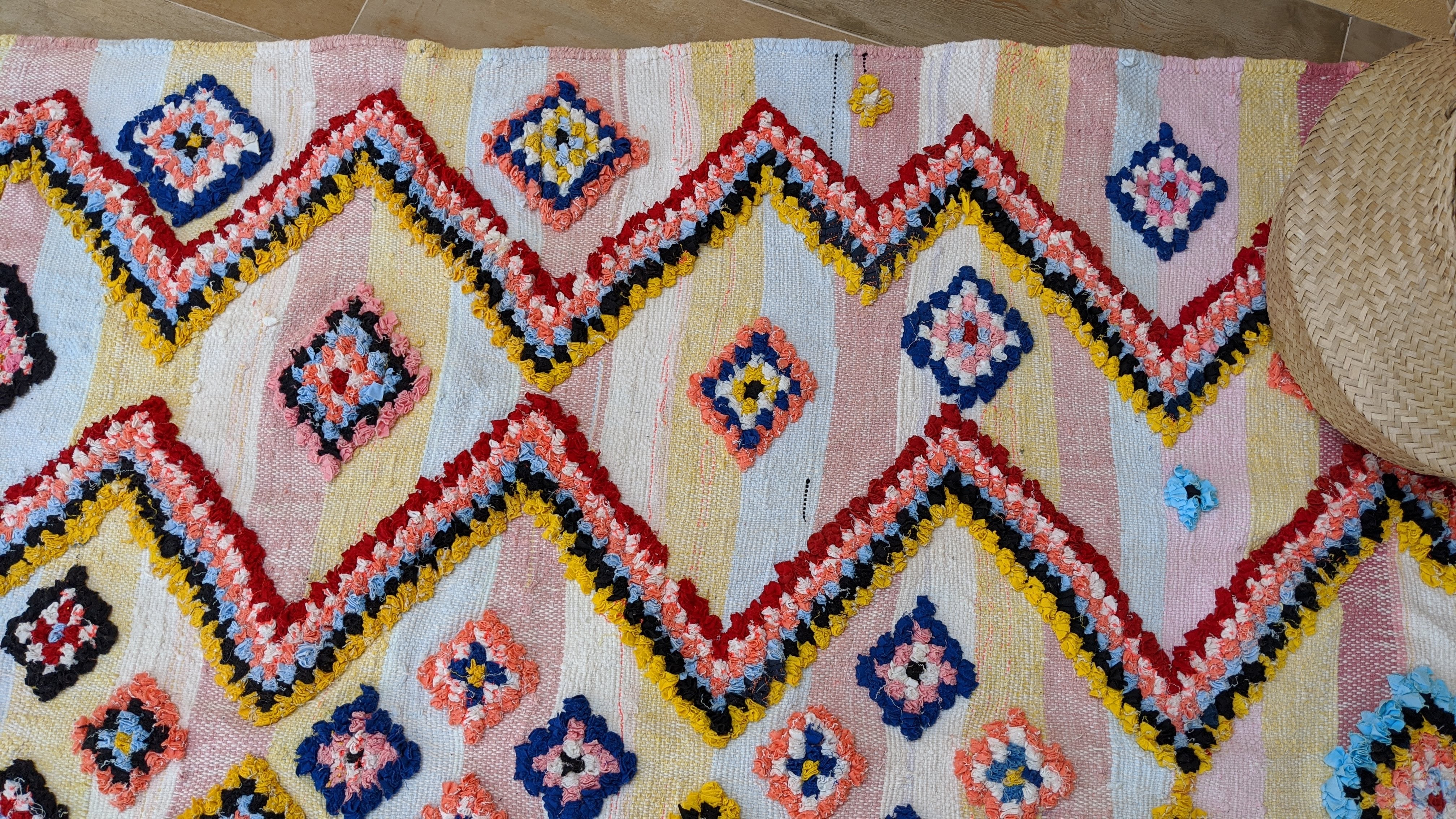 Boucherouite Rug, 225 x 127 cm || 7.38 x 4.17 feet - Image 4