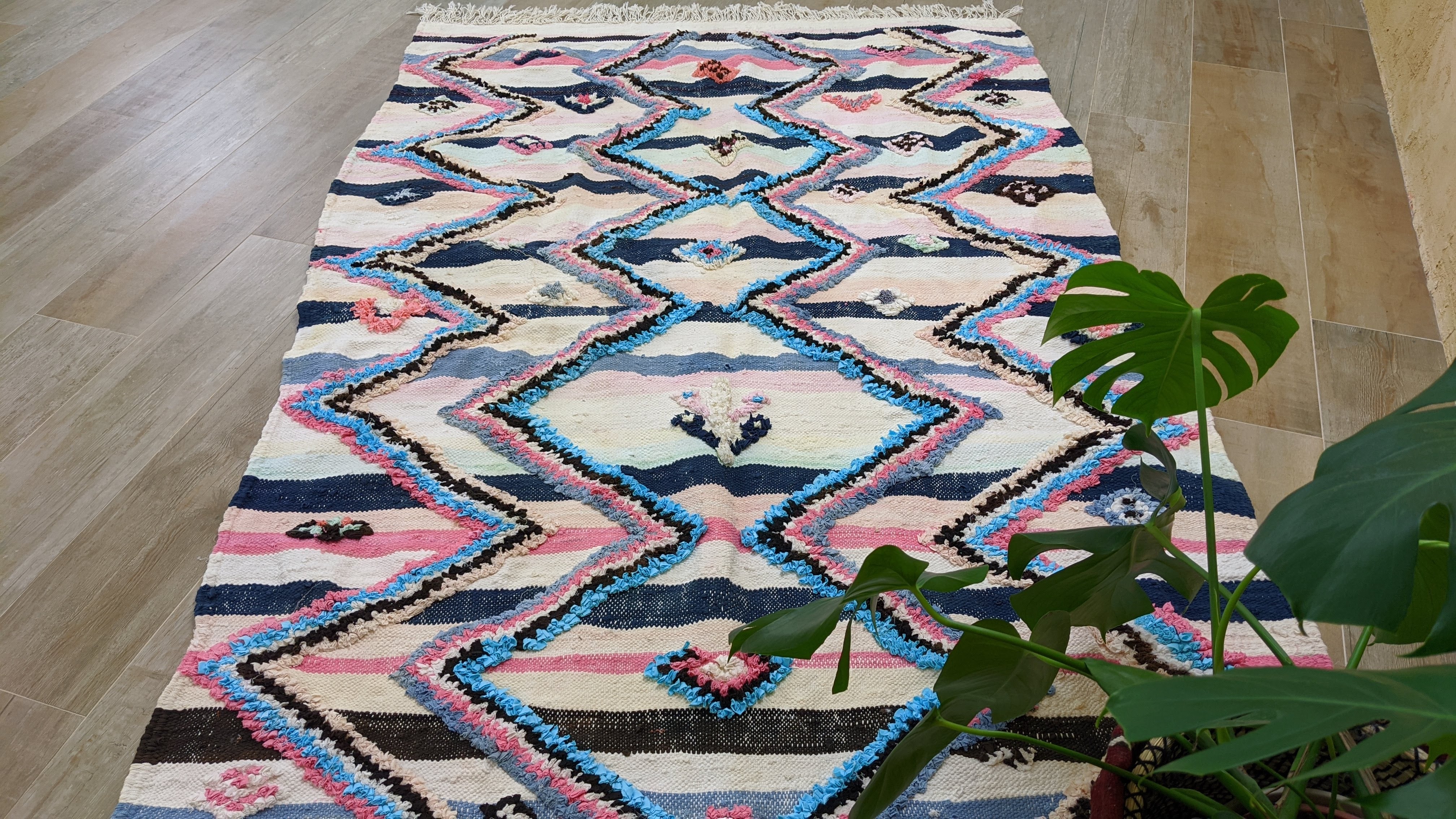 Boucherouite Rug, 240 x 140 cm || 7.87 x 4.59 feet - Image 5