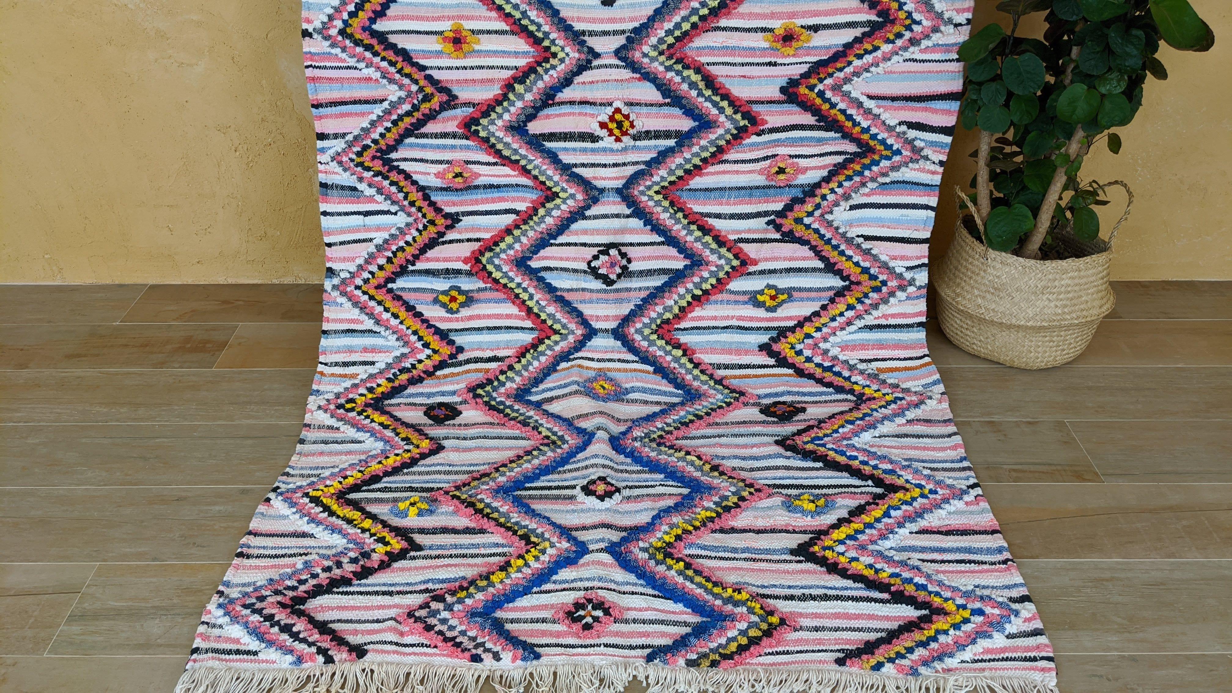 Boucherouite Rug, 245 x 135 cm || 8.04 x 4.43 feet - Image 4