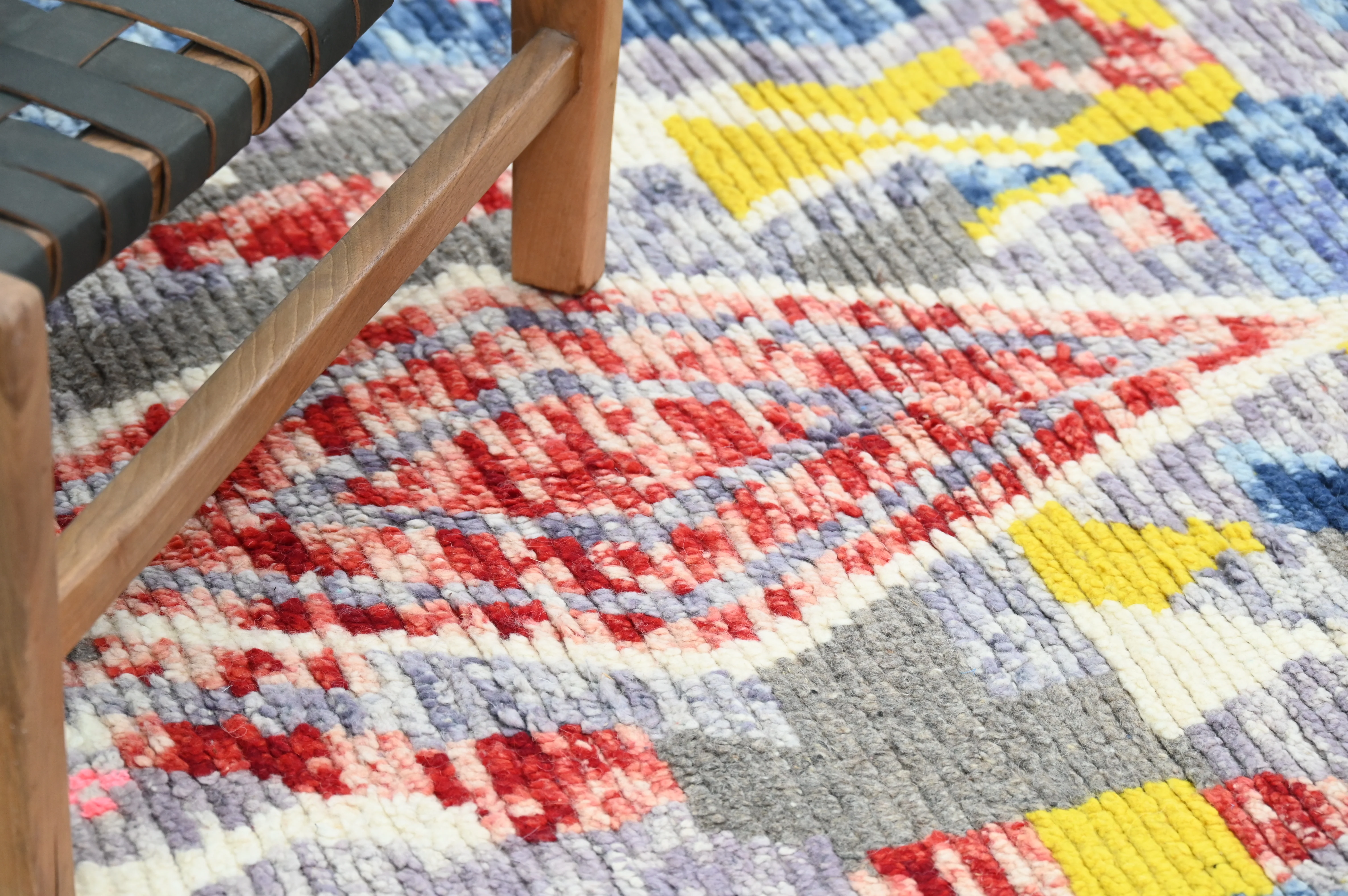 Handmade Azilal Rug, 210 x 140 cm, AZO-608 - Image 2