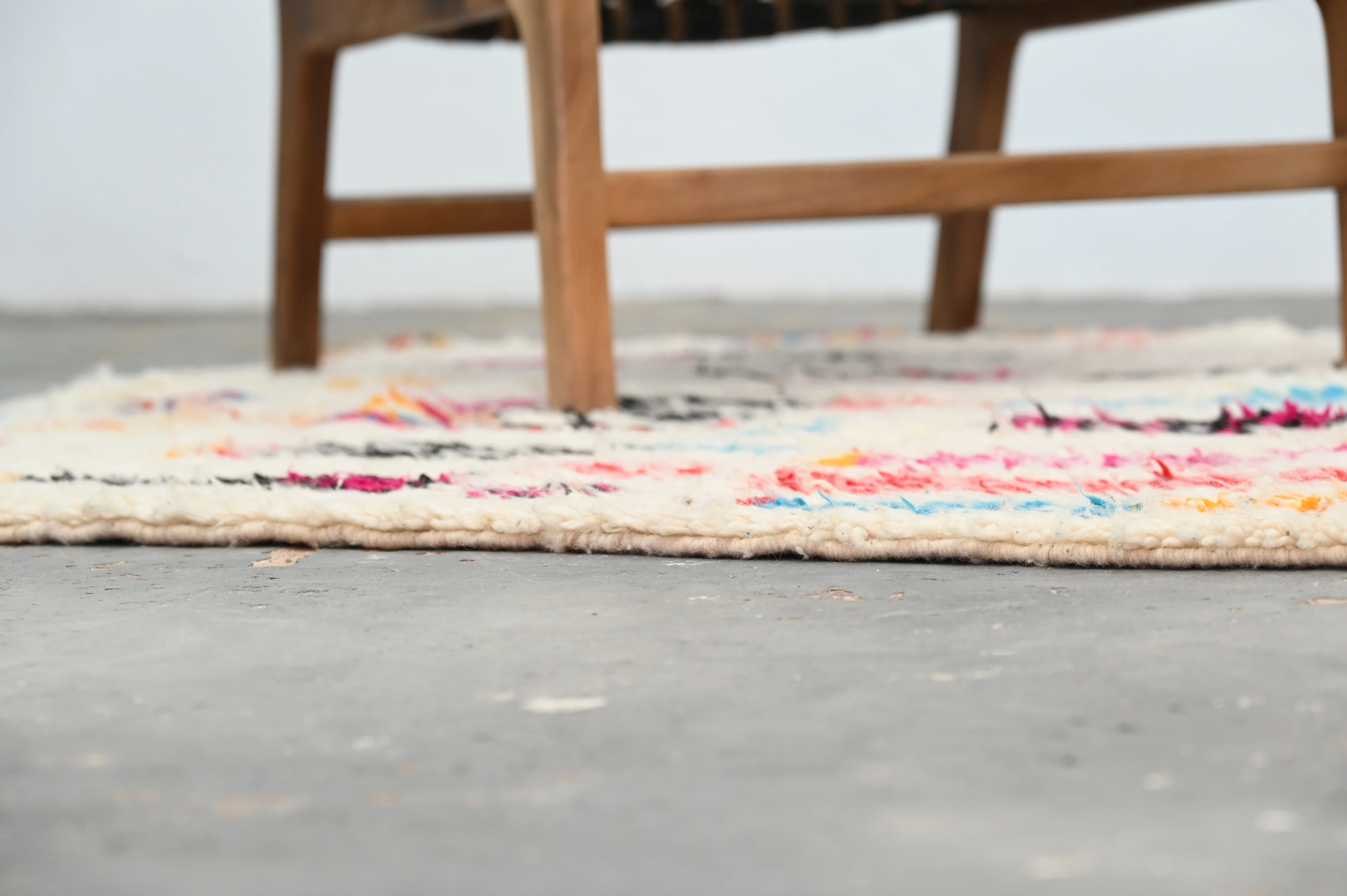Handmade Azilal Rug, 220 x 145 cm, AZO-604 - Image 2
