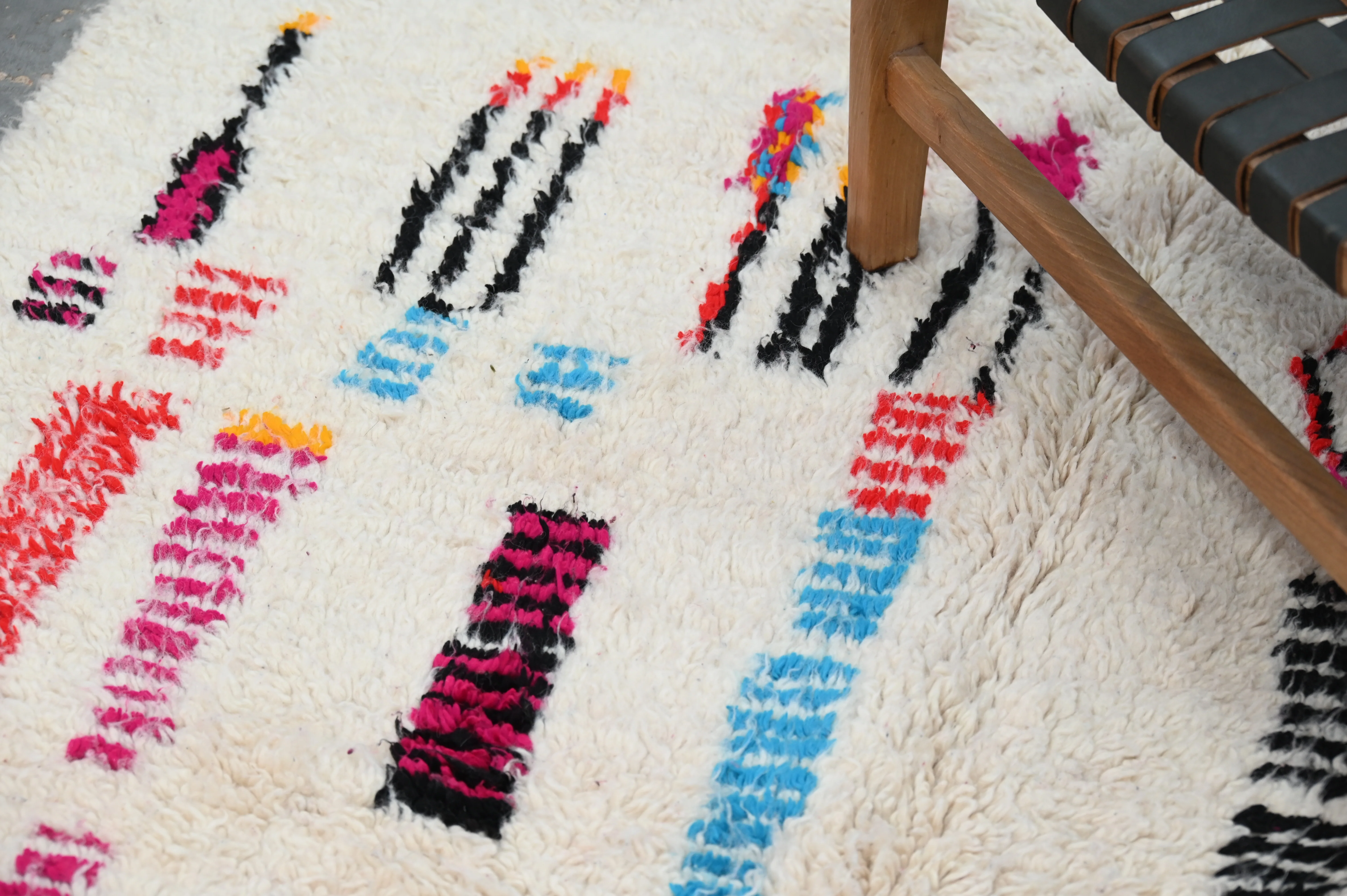 Handmade Azilal Rug, 220 x 145 cm, AZO-604 - Image 4