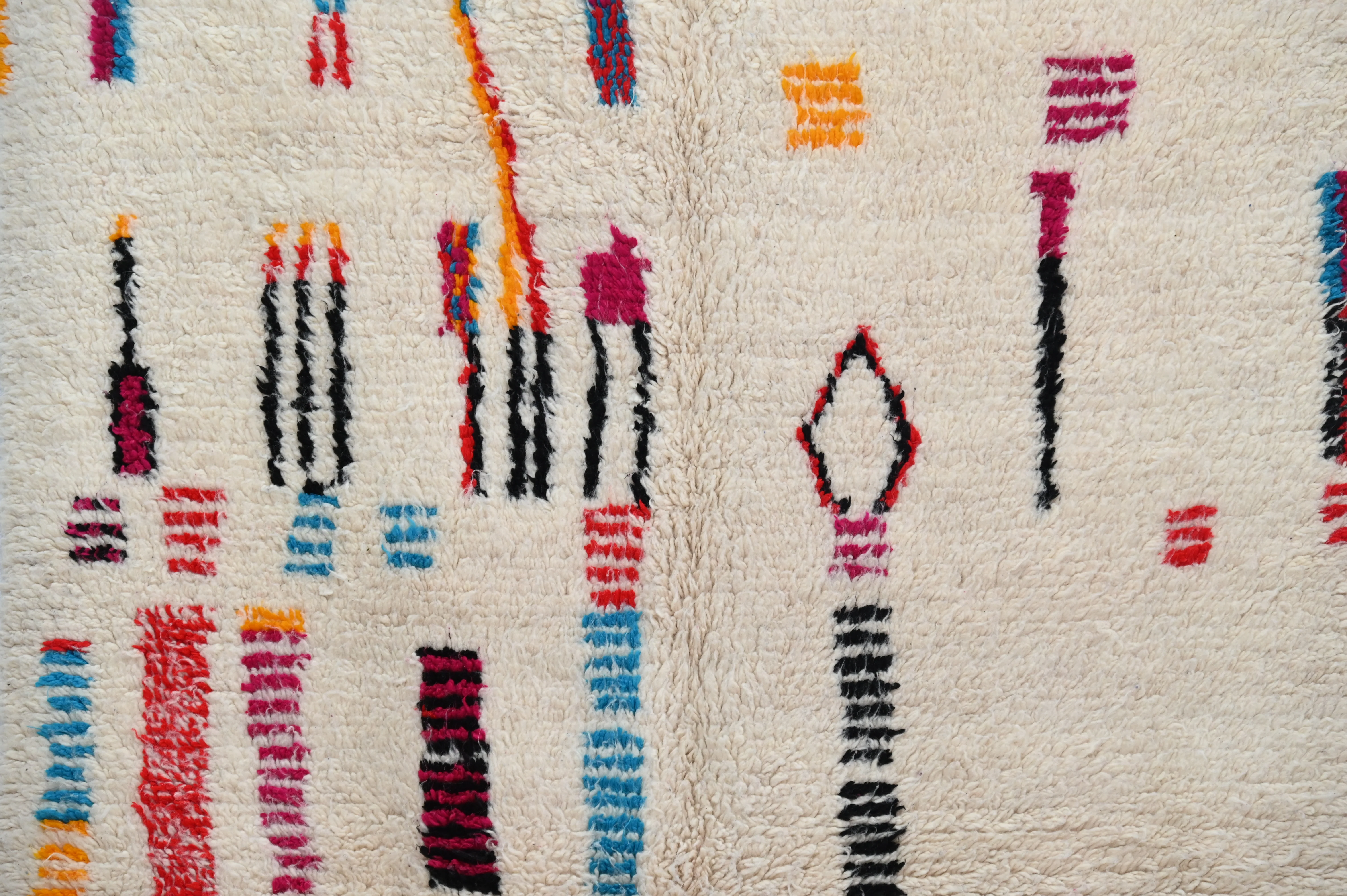 Handmade Azilal Rug, 220 x 145 cm, AZO-604 - Image 6