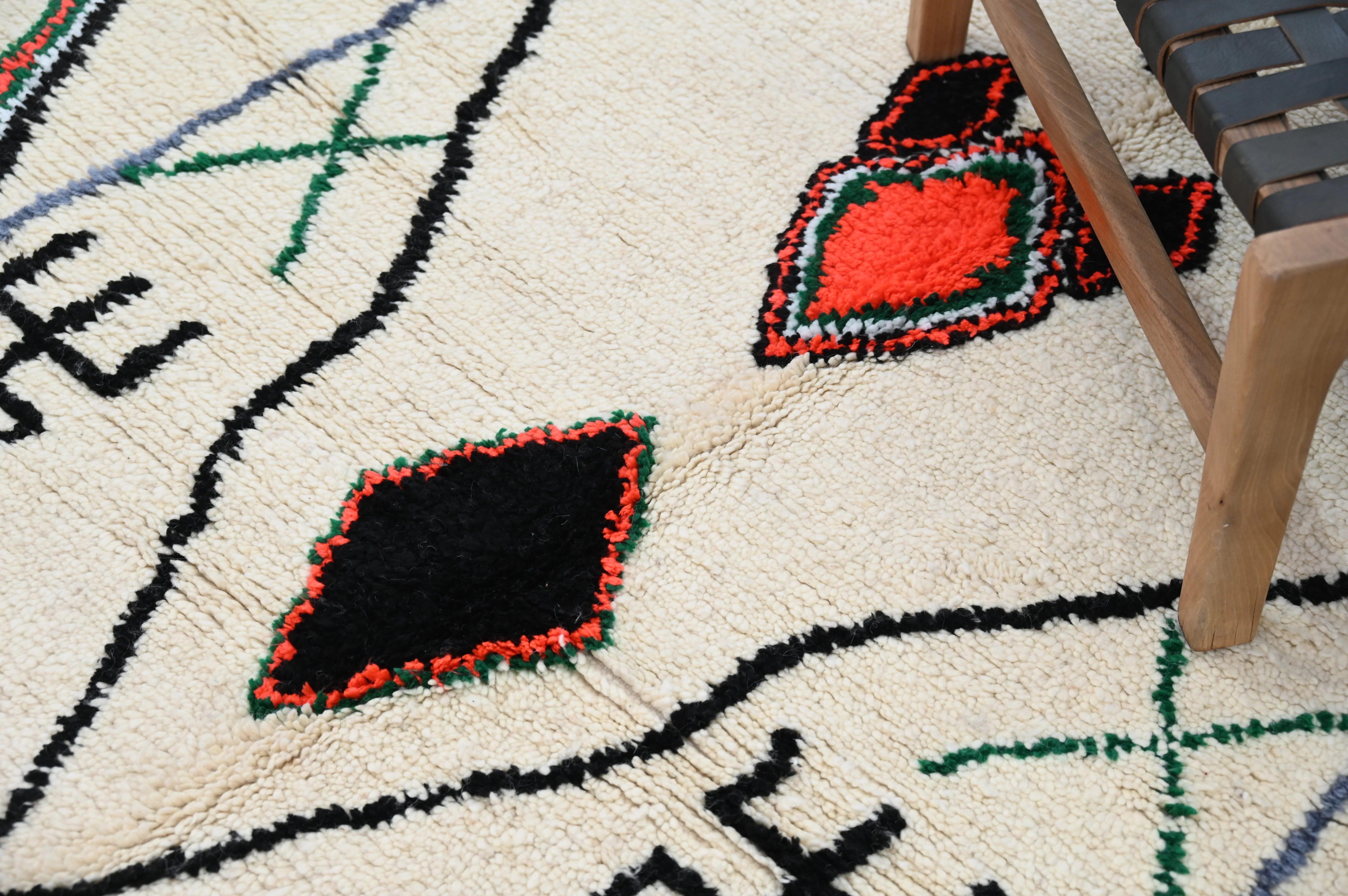 Handmade Azilal Rug, 220 x 145 cm, AZO-642 - Image 2