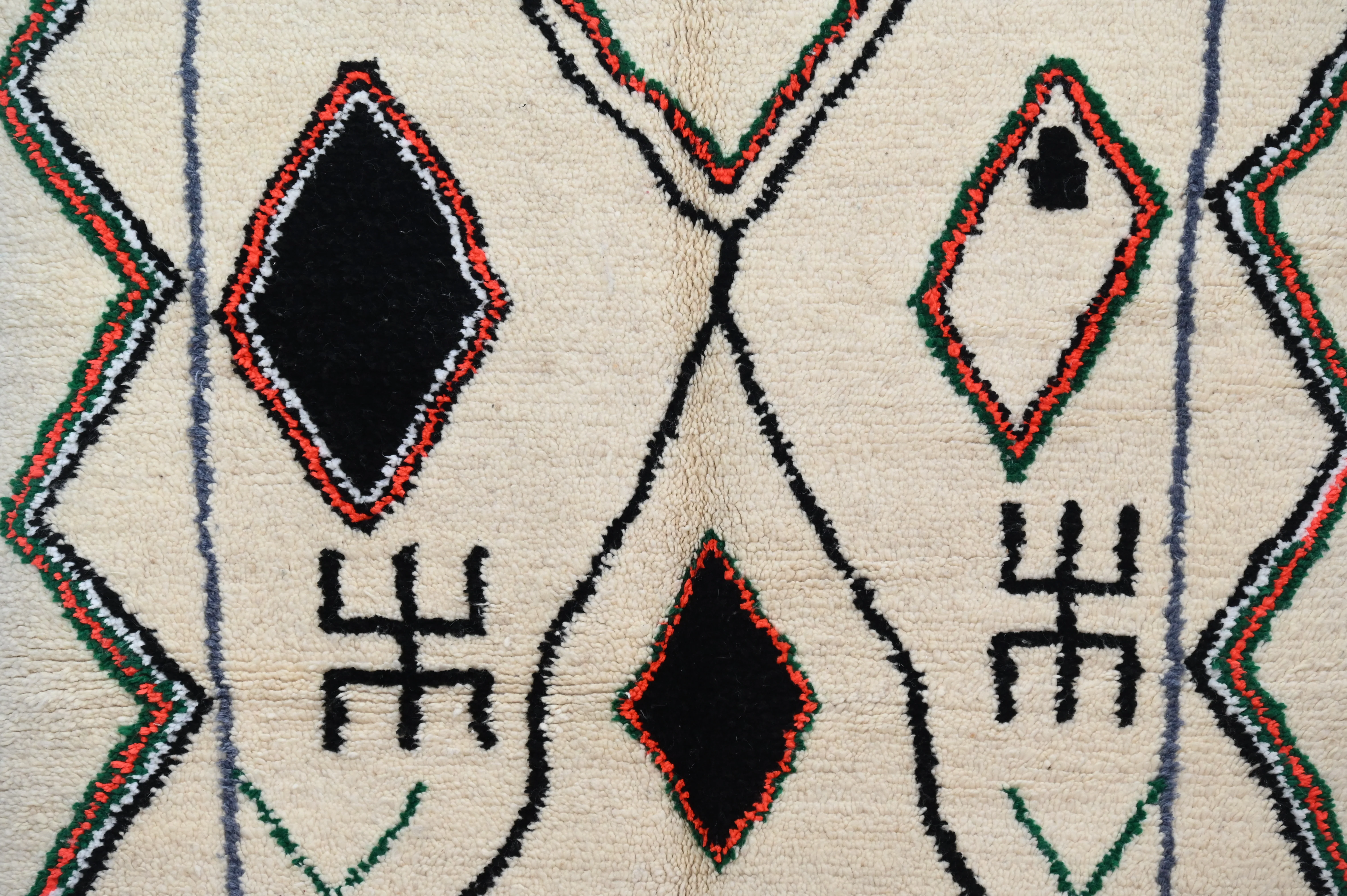 Handmade Azilal Rug, 220 x 145 cm, AZO-642 - Image 3