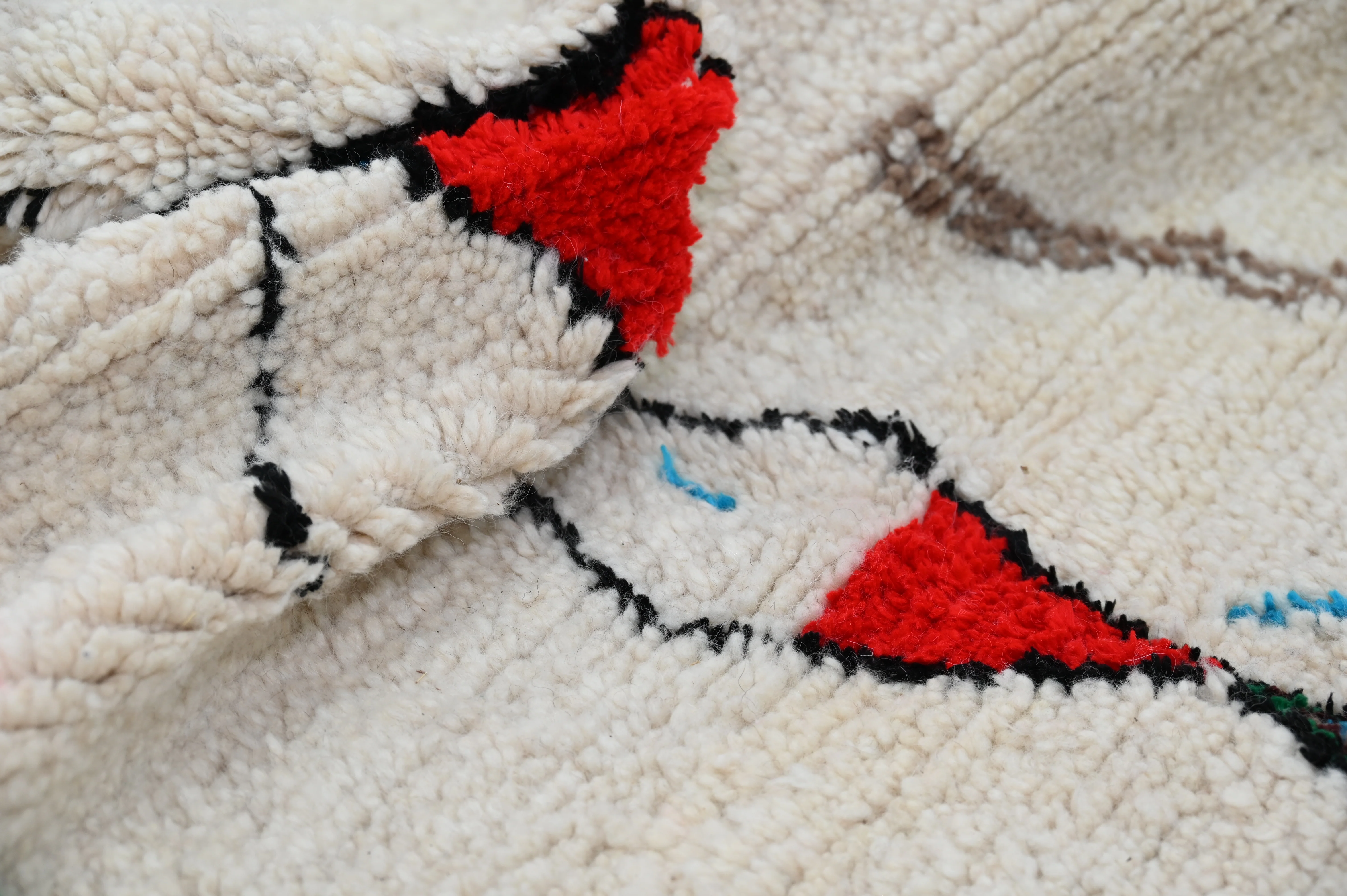 Handmade Azilal Rug, 225 x 155 cm, AZO-456 - Image 7