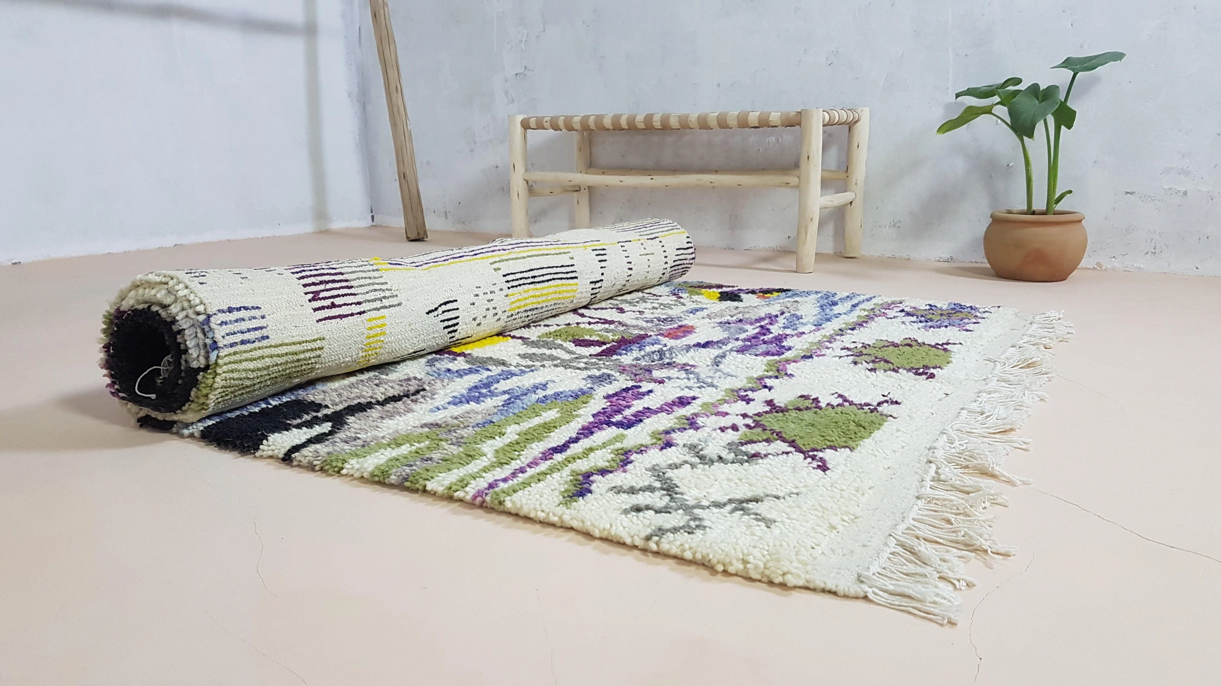 Handmade Azilal rug, 235 x 140 cm || 7.71 x 4.59 feet - Image 5