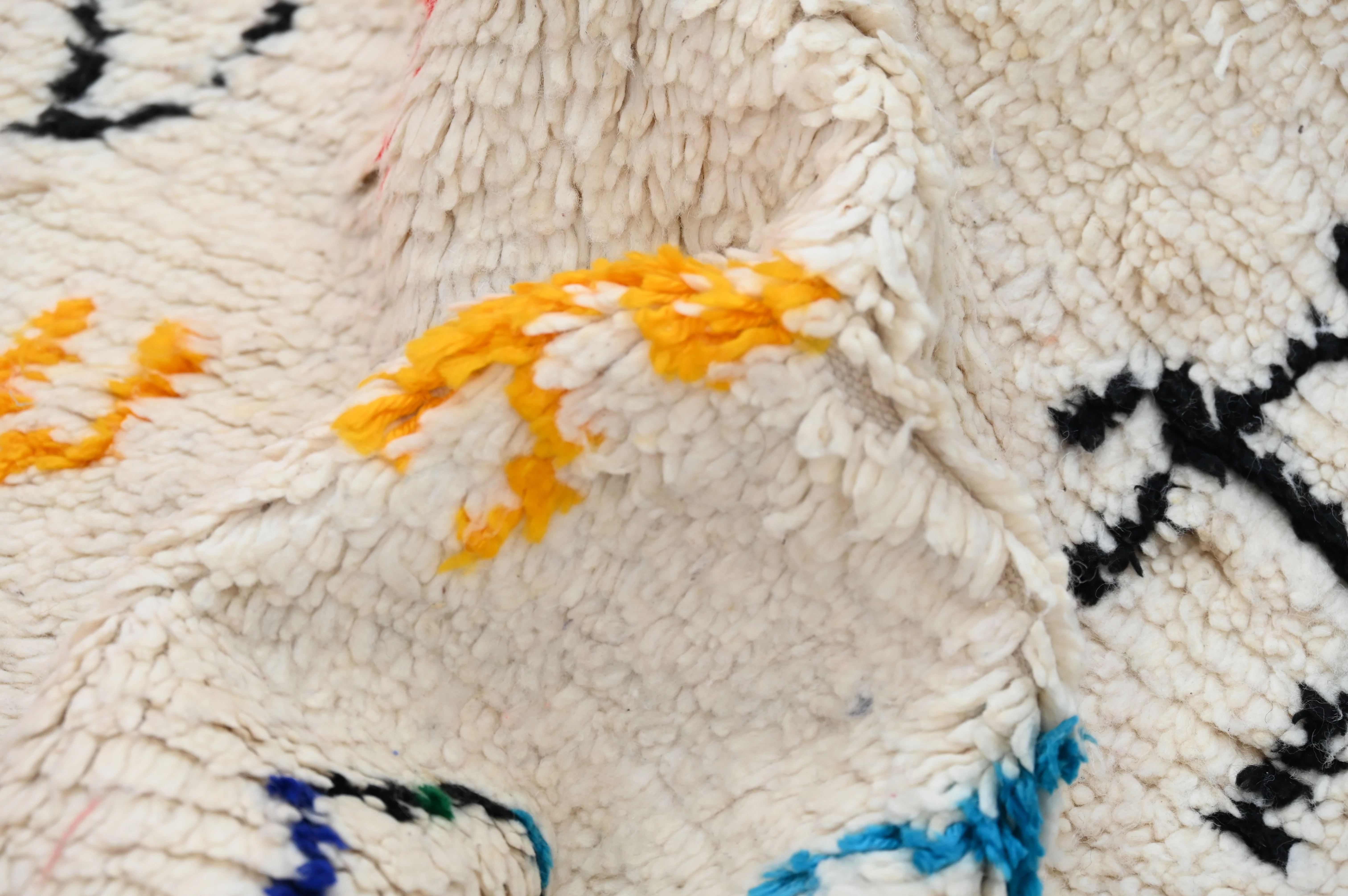 Handmade Azilal Rug, 240 x 145 cm, AZO-572 - Image 4