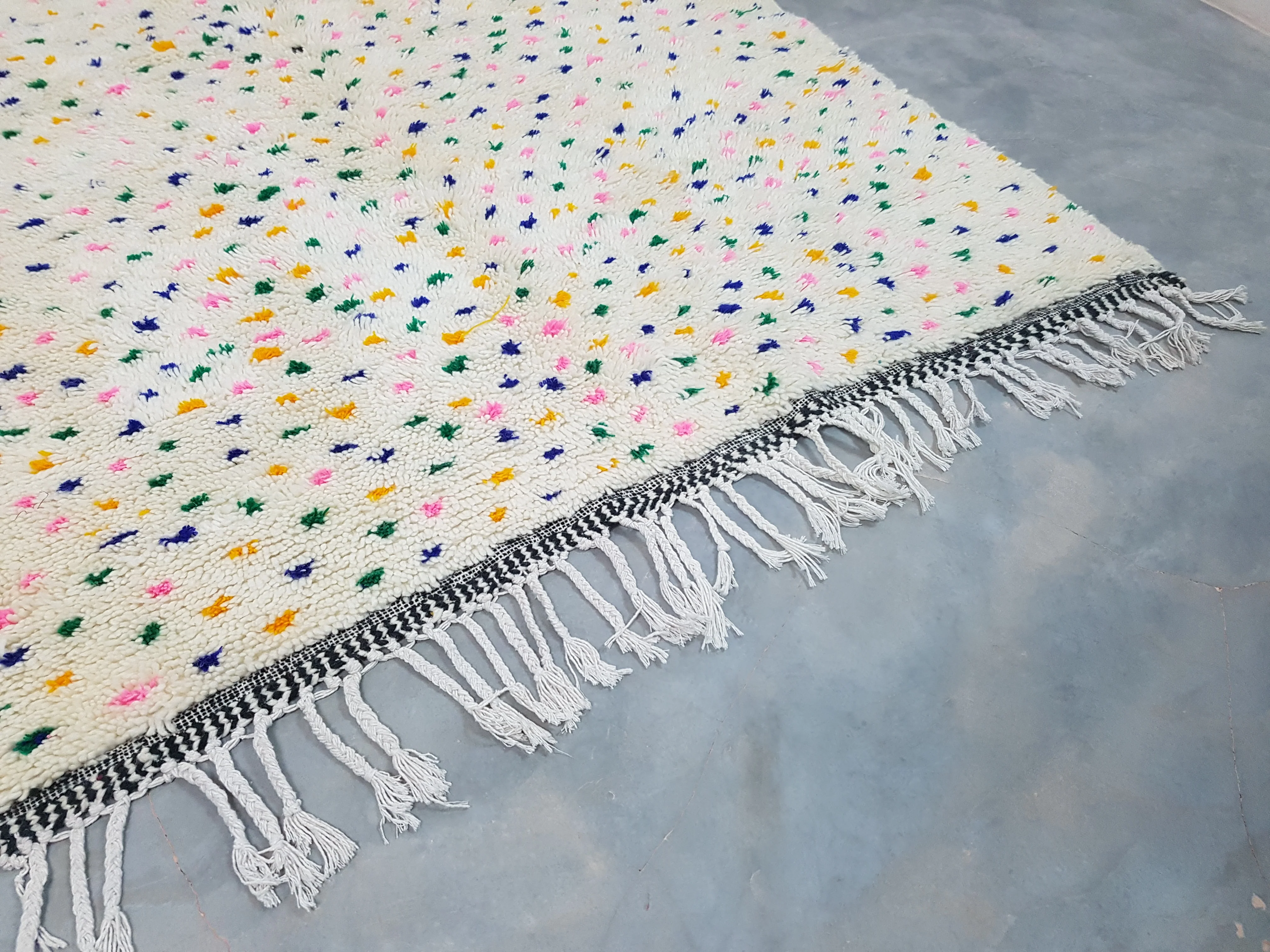 Handmade Azilal Rug, 240 x 150 cm || 7,87 x 4,92 feet,  AZ-136 - Image 5