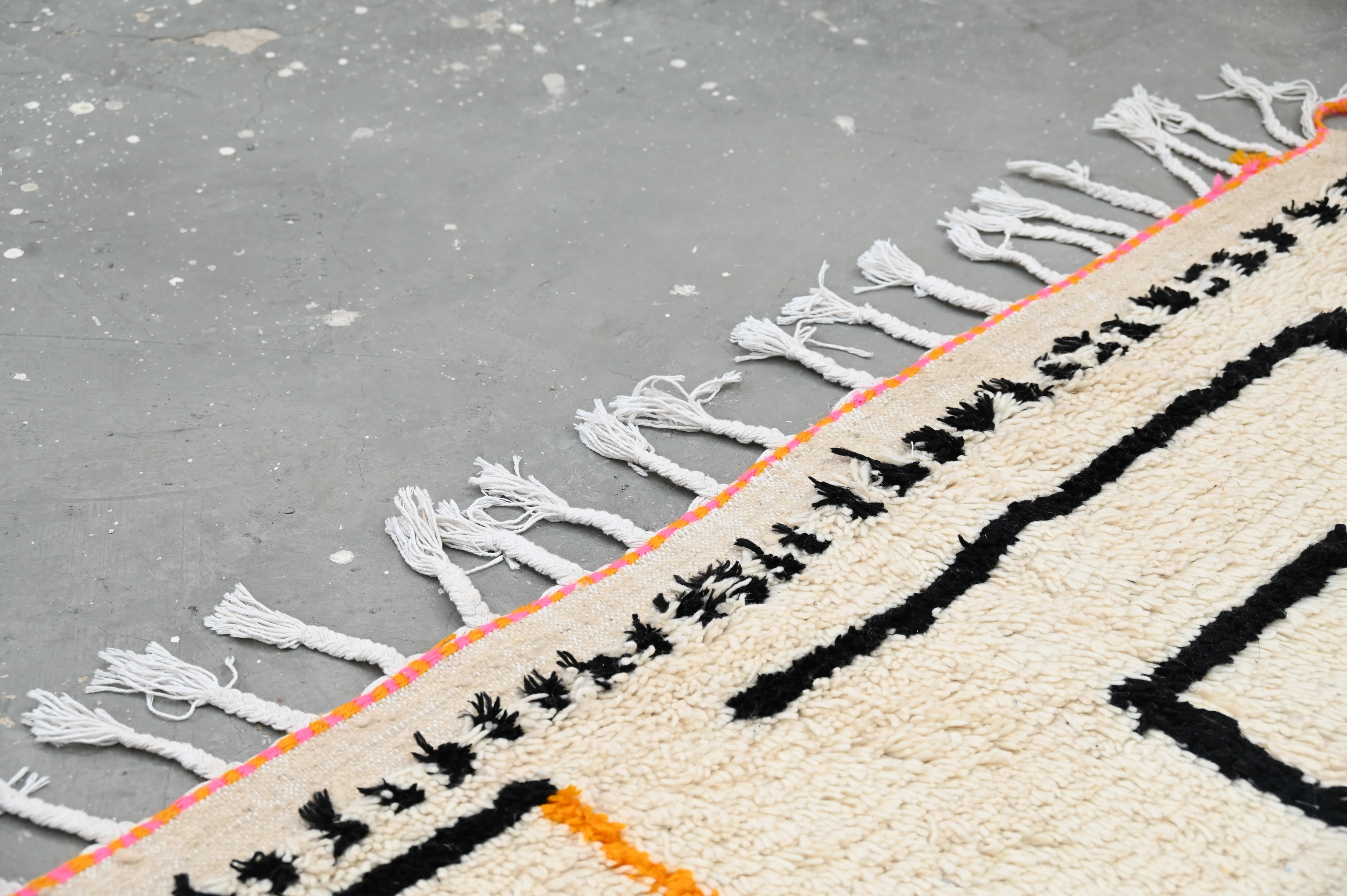 Handmade Azilal Rug, 240 x 150 cm, AZO-491 - Image 7