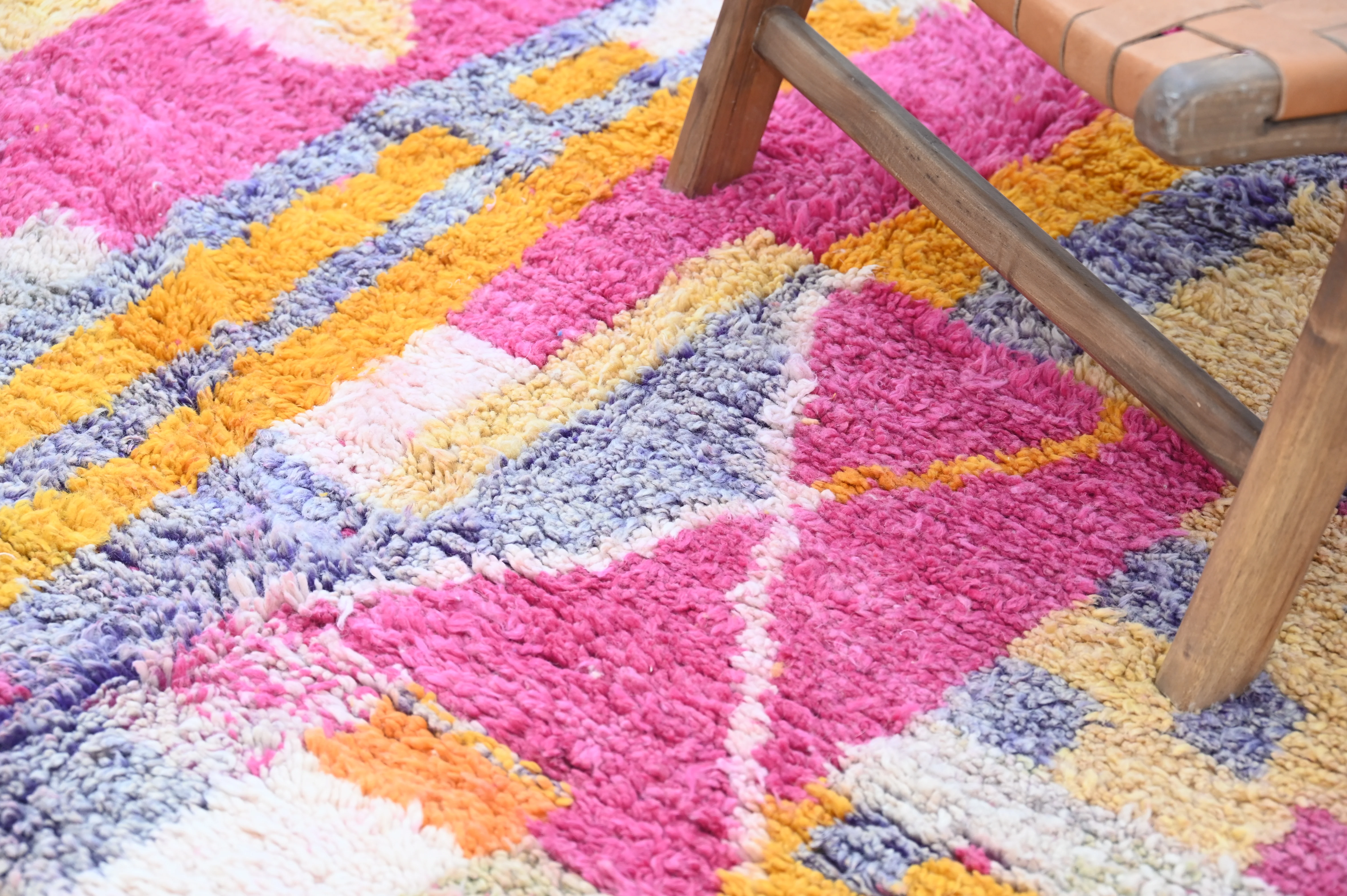 Handmade Azilal Rug, 240 x 155 cm, AZO-700 - Image 3