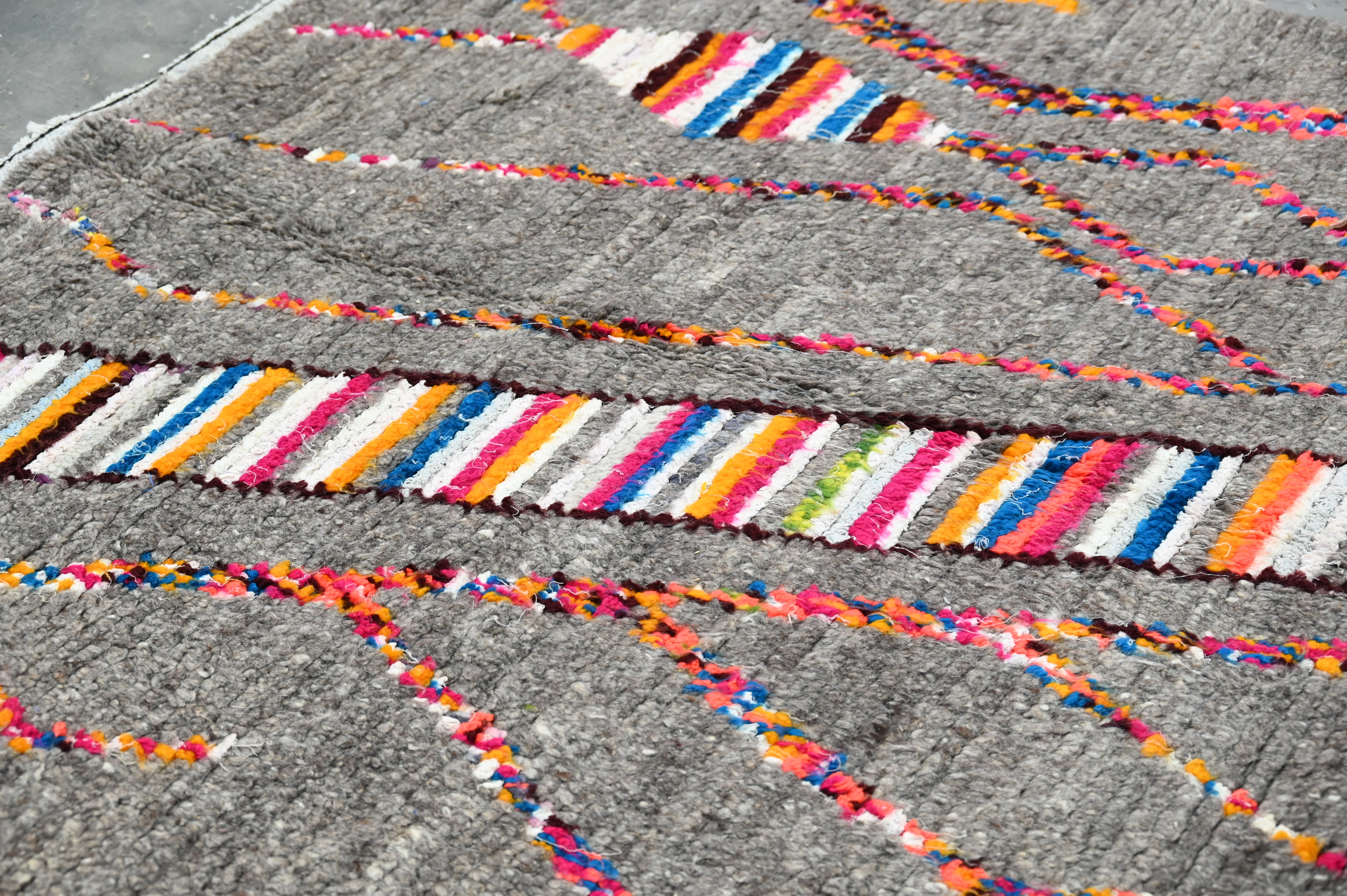 Handmade Azilal Rug, 245 x 140 cm, AZO-632 - Image 4