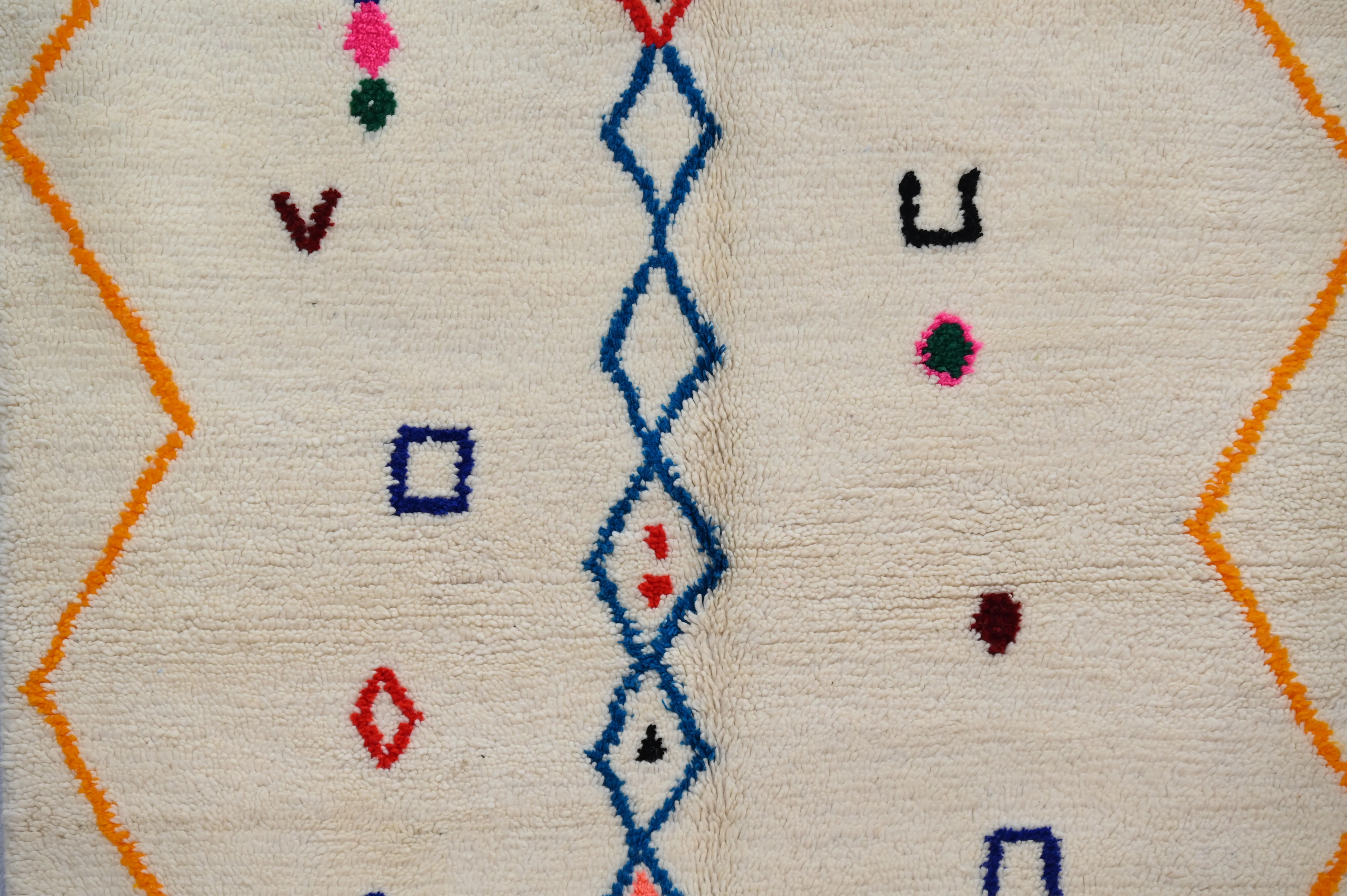 Handmade Azilal Rug, 245 x 145 cm, AZO-240 - Image 5