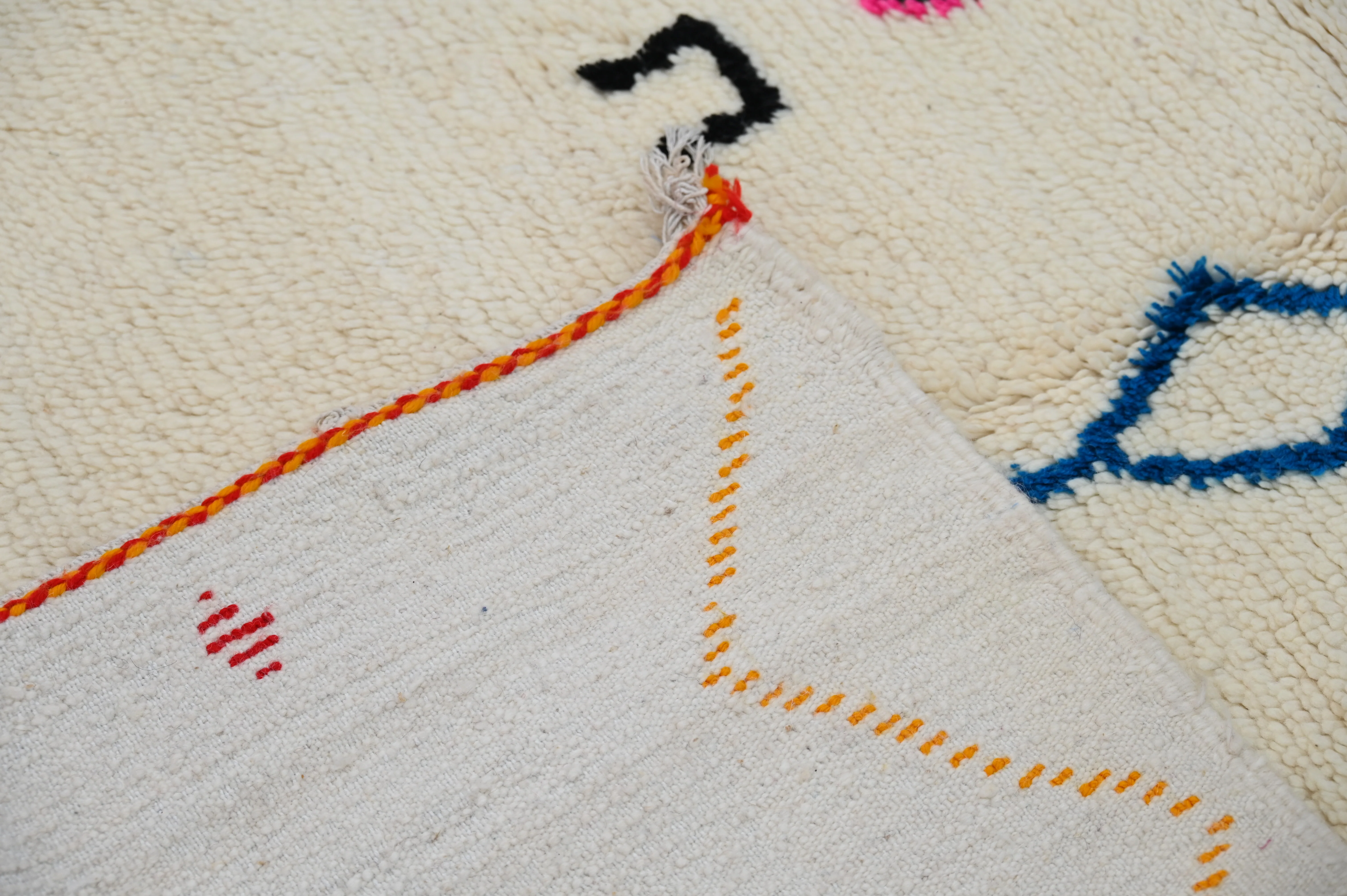 Handmade Azilal Rug, 245 x 145 cm, AZO-240 - Image 7