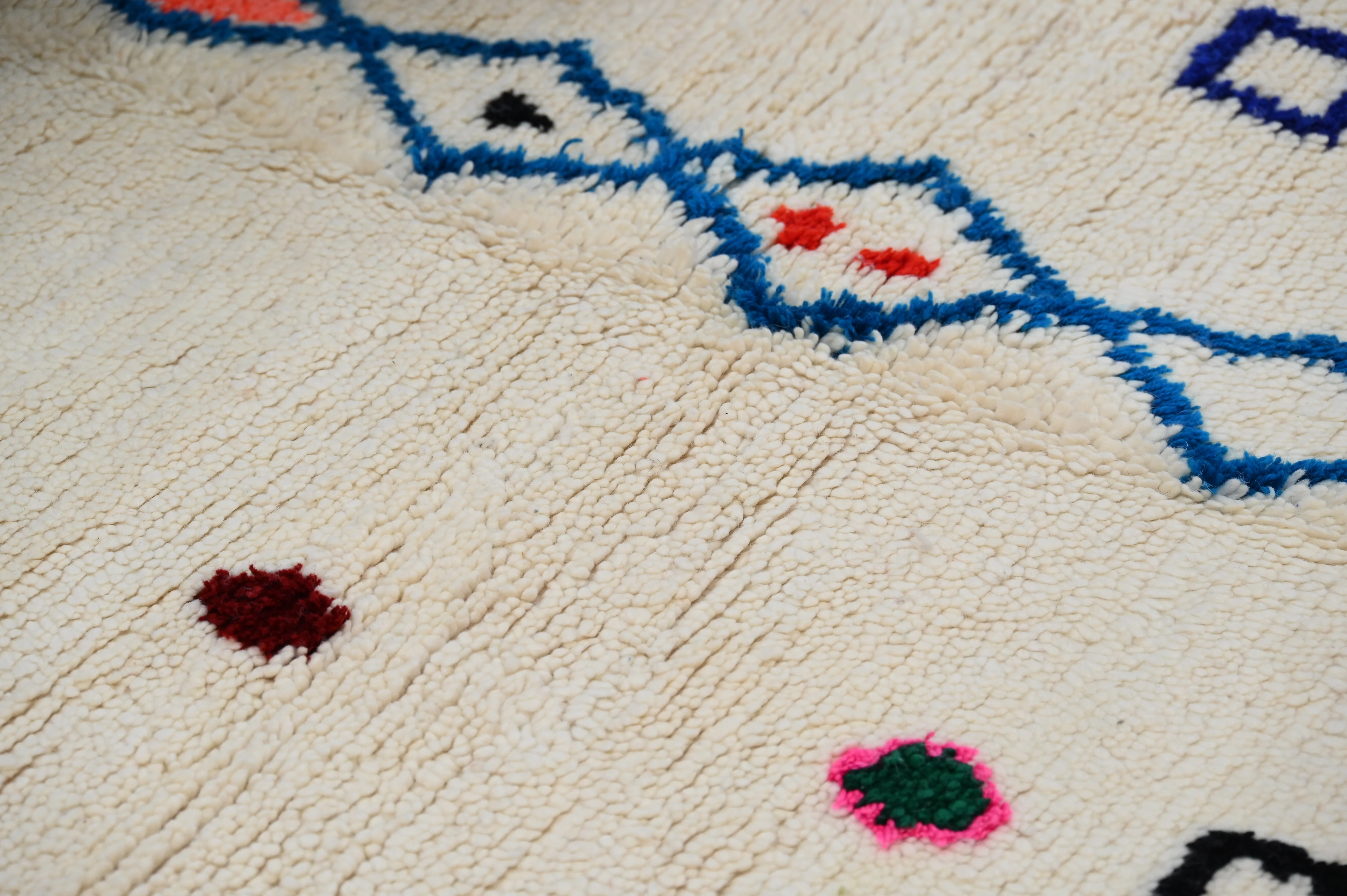 Handmade Azilal Rug, 245 x 145 cm, AZO-240 - Image 8