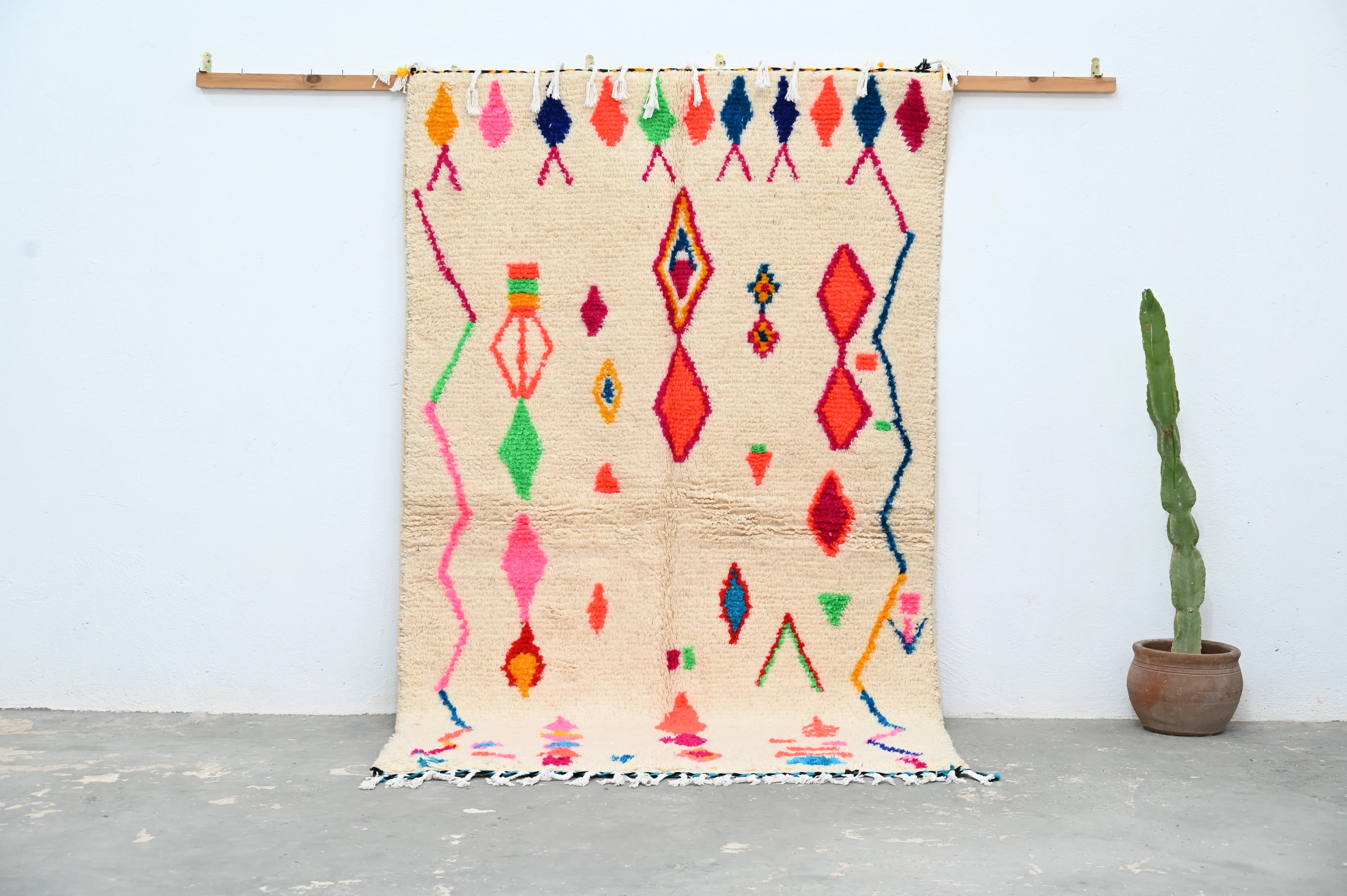 Handmade Azilal Rug, 245 x 145 cm, AZO-400