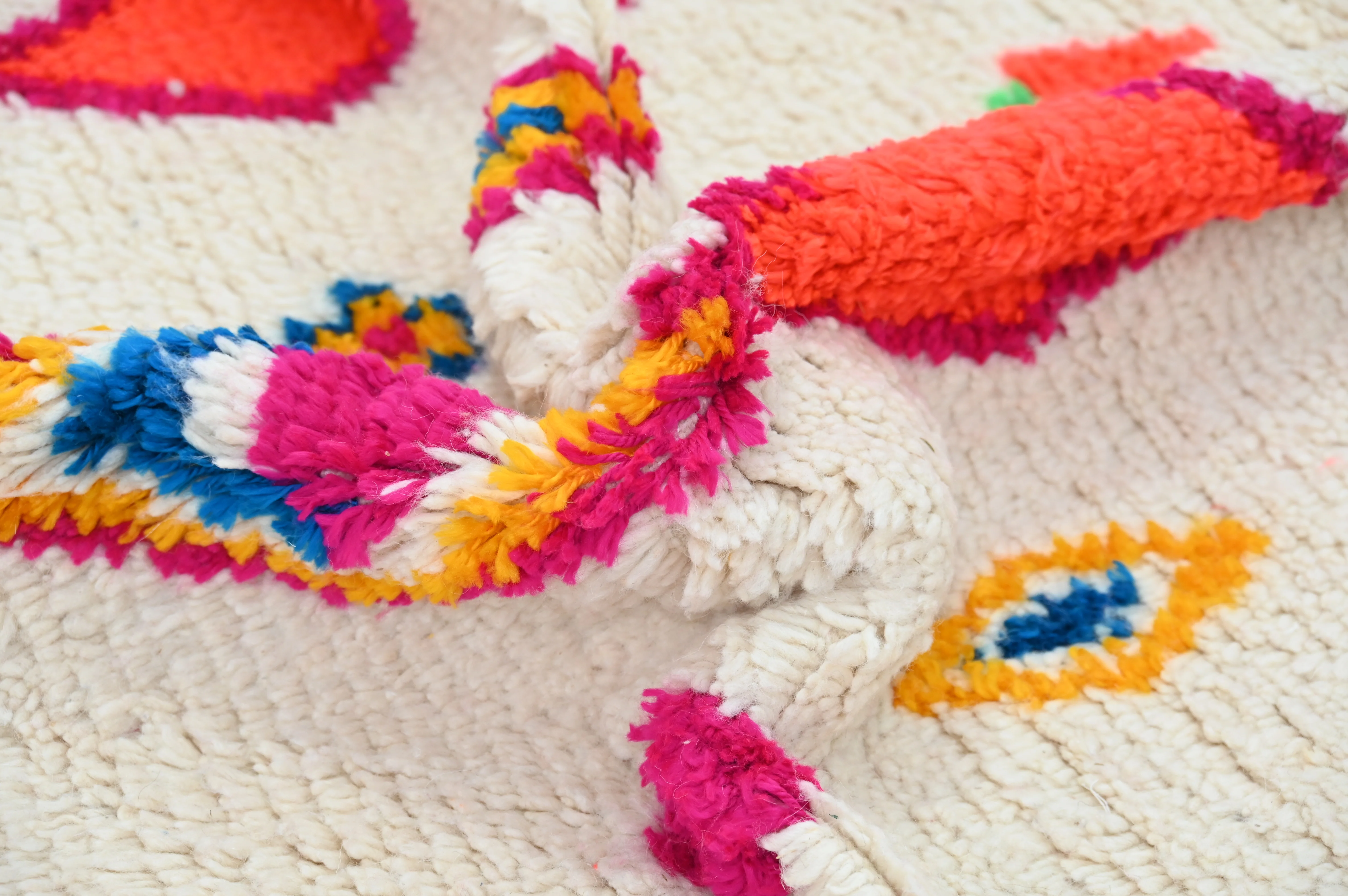 Handmade Azilal Rug, 245 x 145 cm, AZO-400 - Image 4