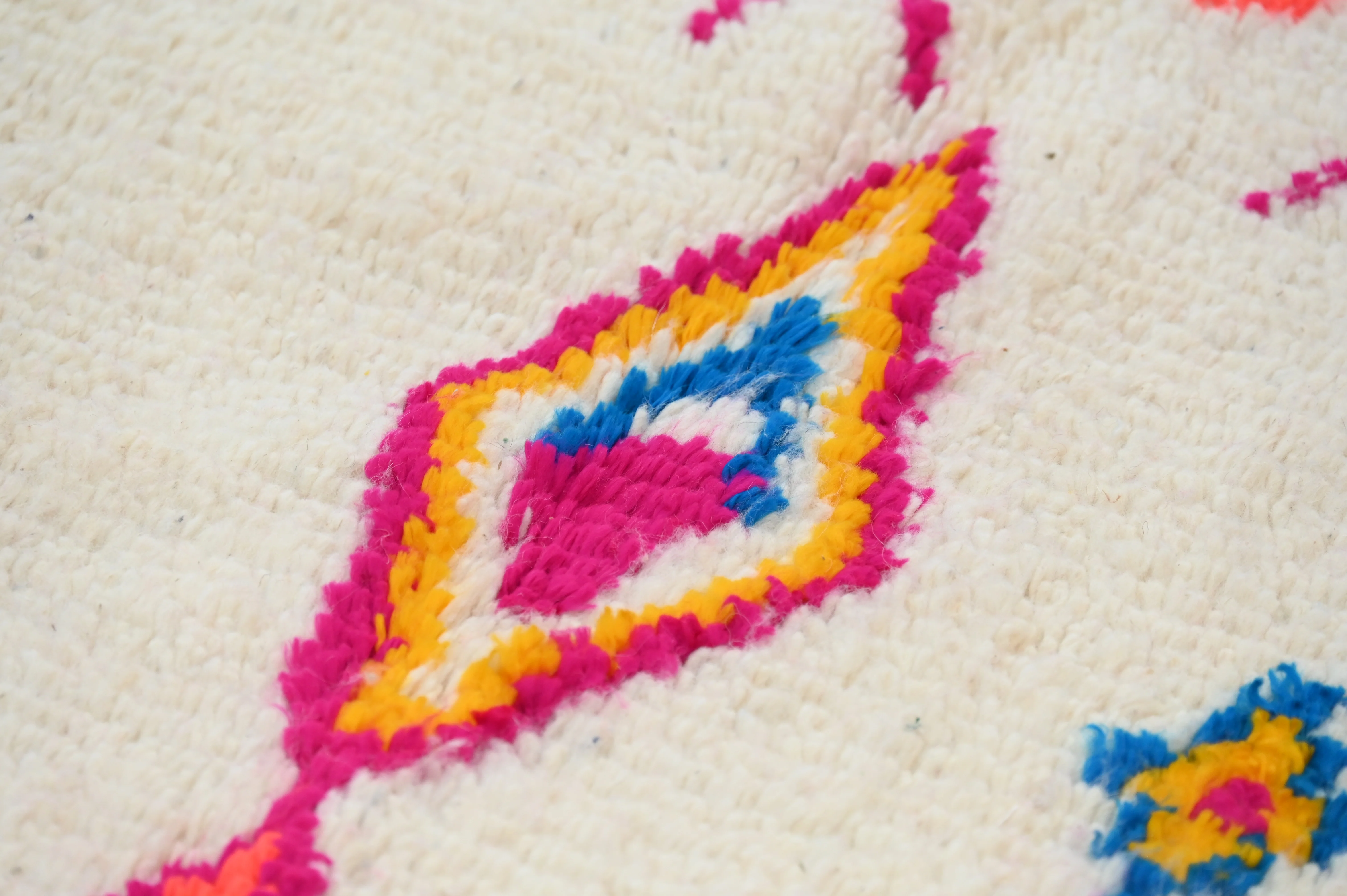 Handmade Azilal Rug, 245 x 145 cm, AZO-400 - Image 7
