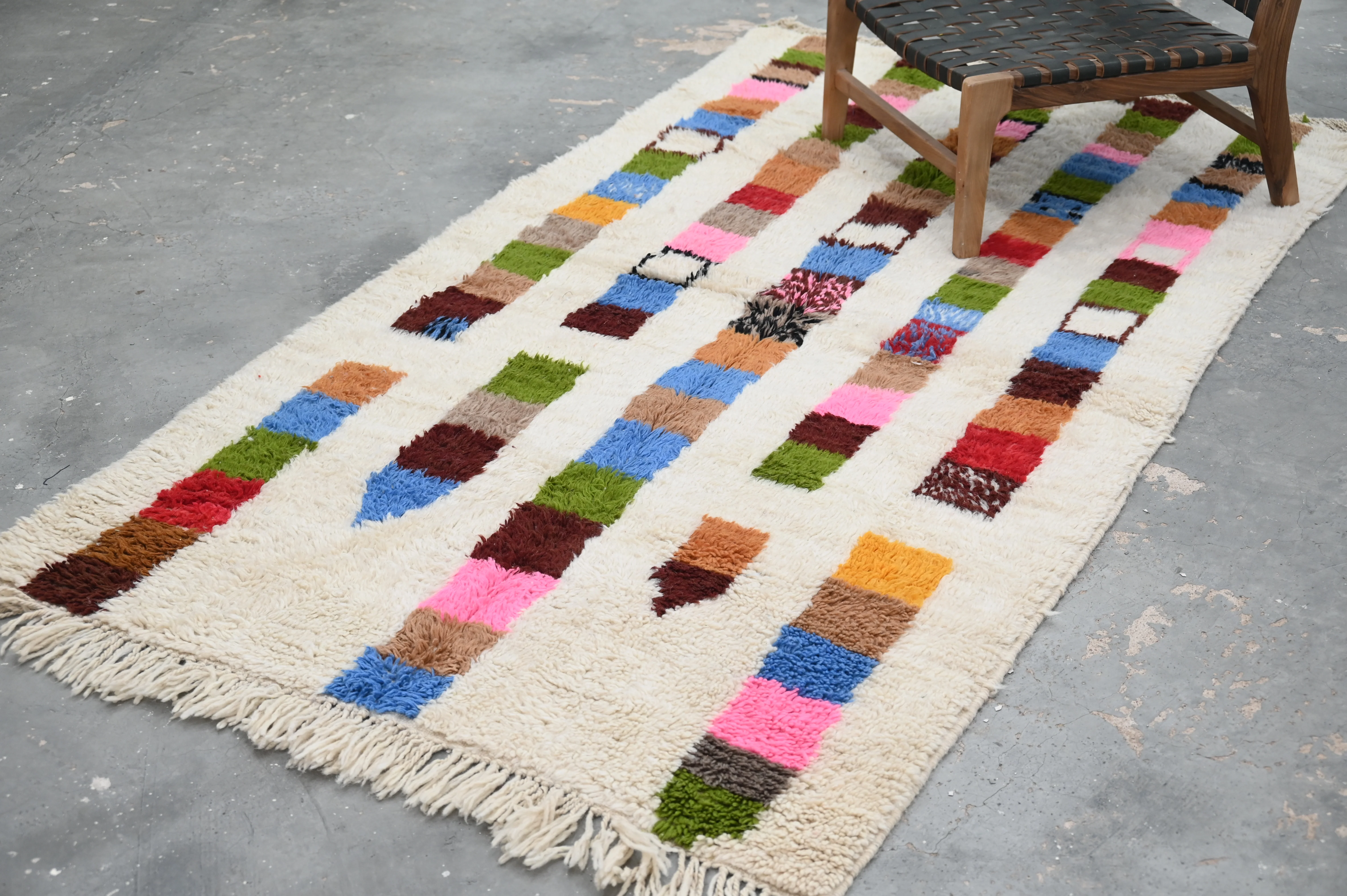 Handmade Azilal Rug, 250 x 135 cm, AZD-682 - Image 4
