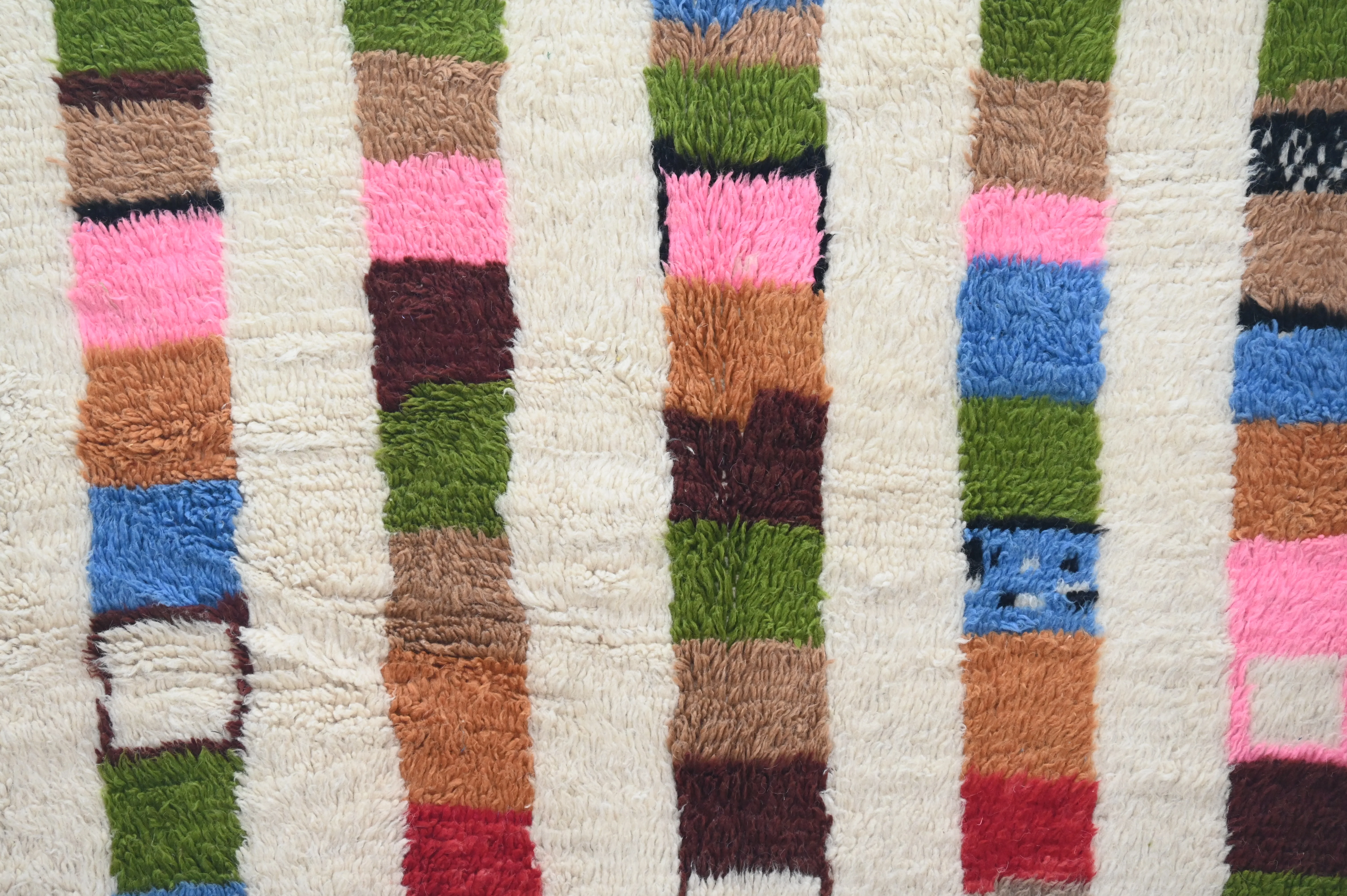 Handmade Azilal Rug, 250 x 135 cm, AZD-682 - Image 5
