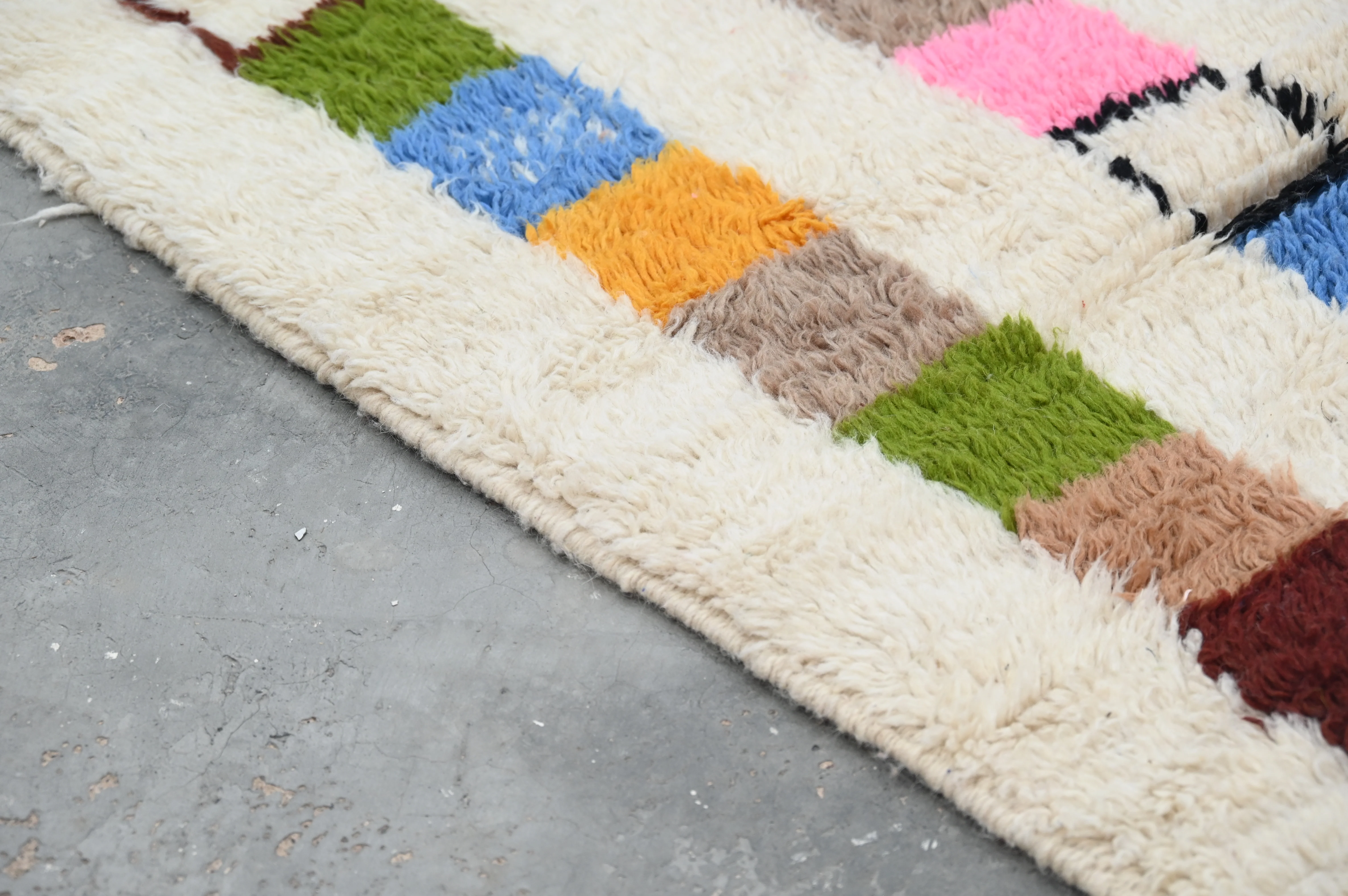Handmade Azilal Rug, 250 x 135 cm, AZD-682 - Image 6