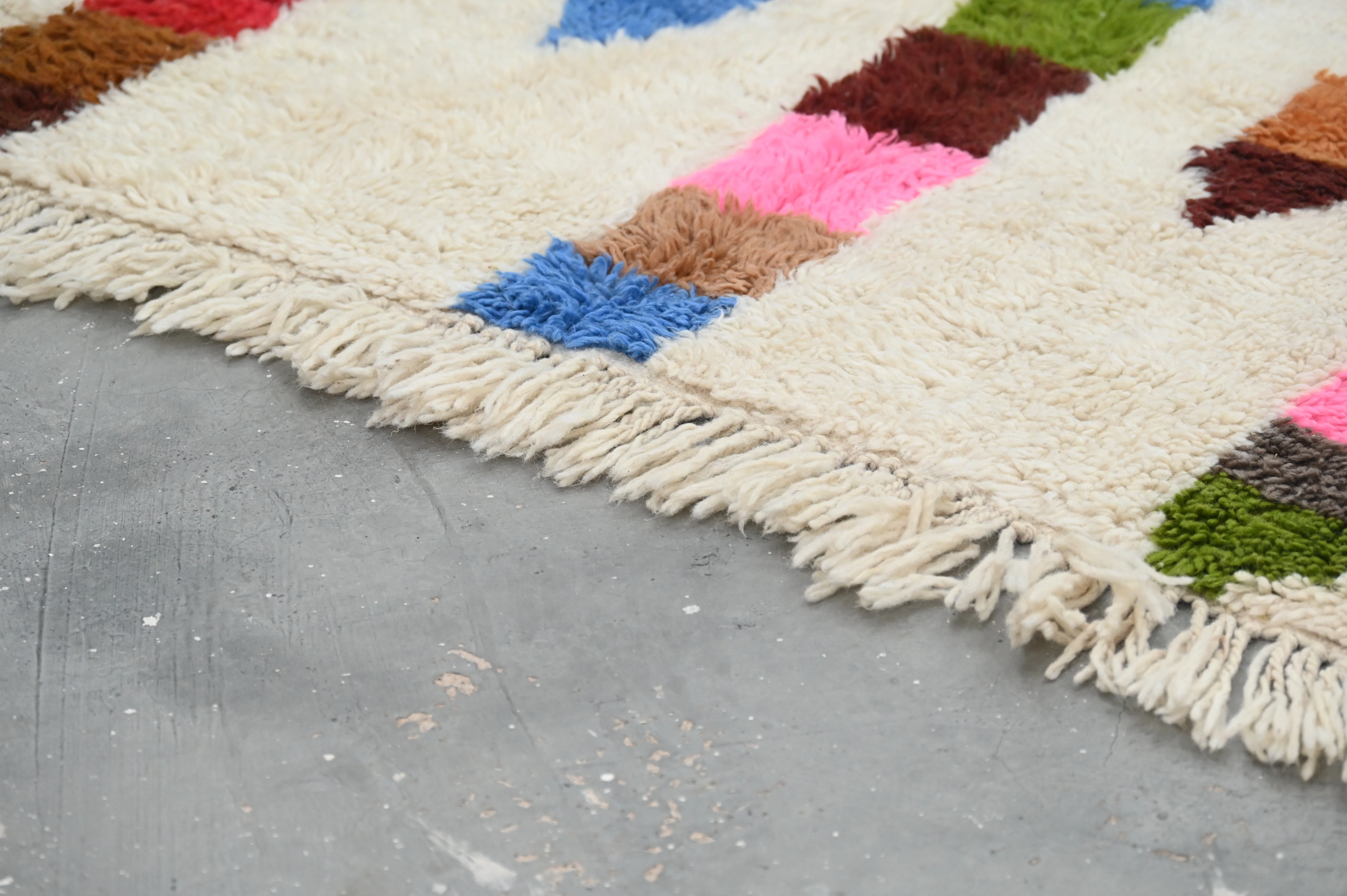Handmade Azilal Rug, 250 x 135 cm, AZD-682 - Image 7