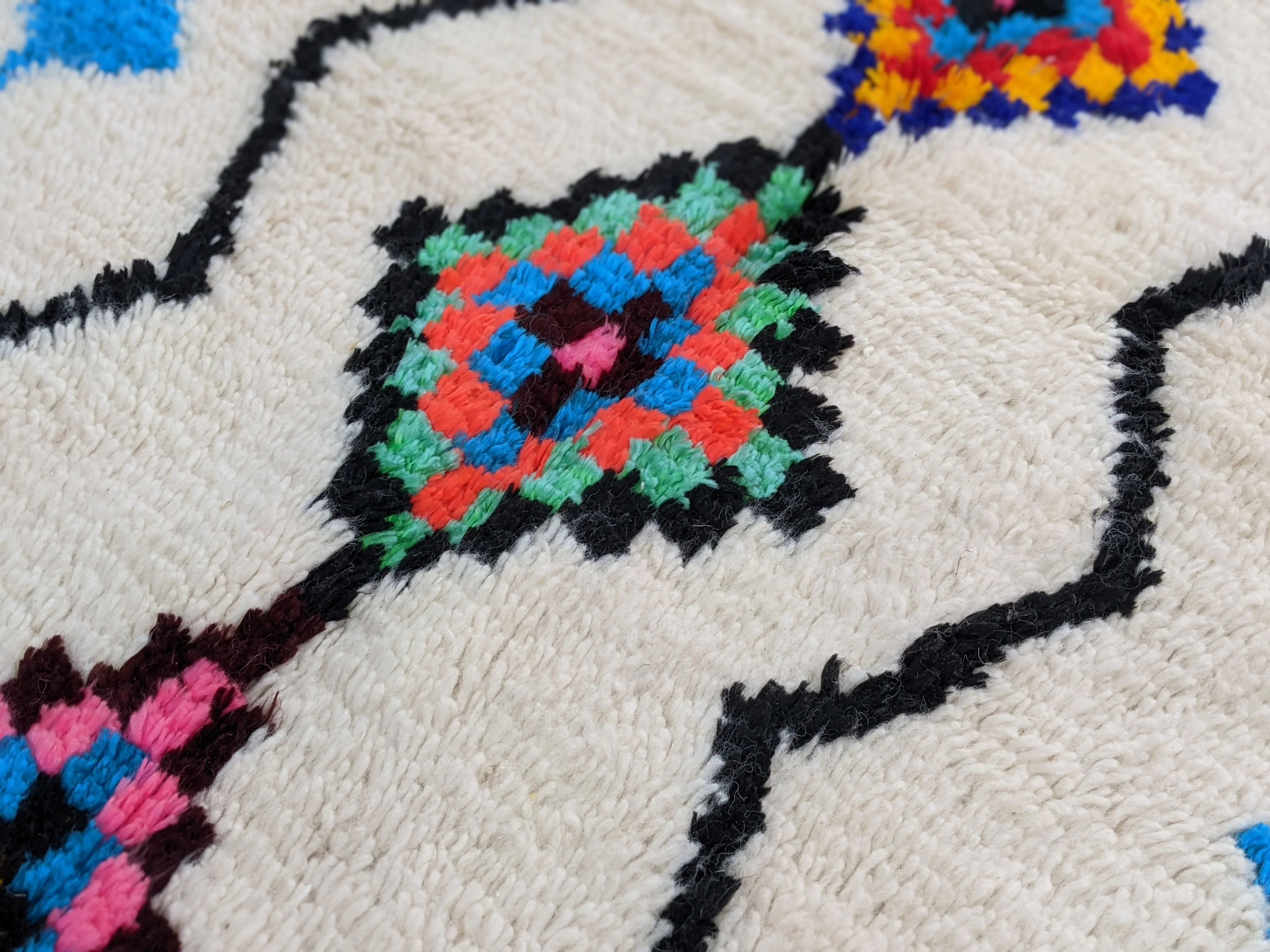 Handmade Azilal Rug, 255 x 144 cm, AZD-403 - Image 4