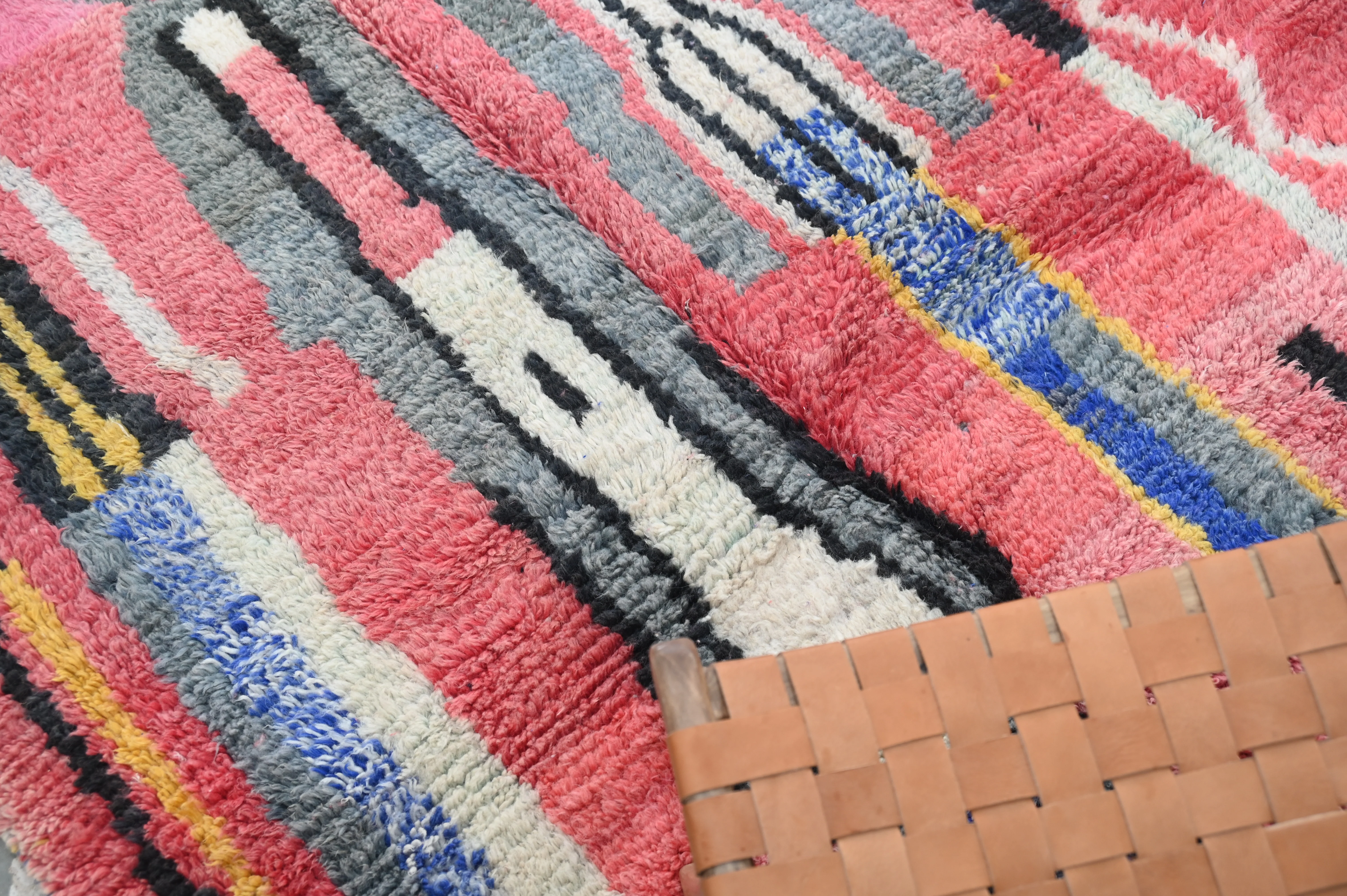 Handmade Azilal Rug, 255 x 155 cm, AZO-712 - Image 4