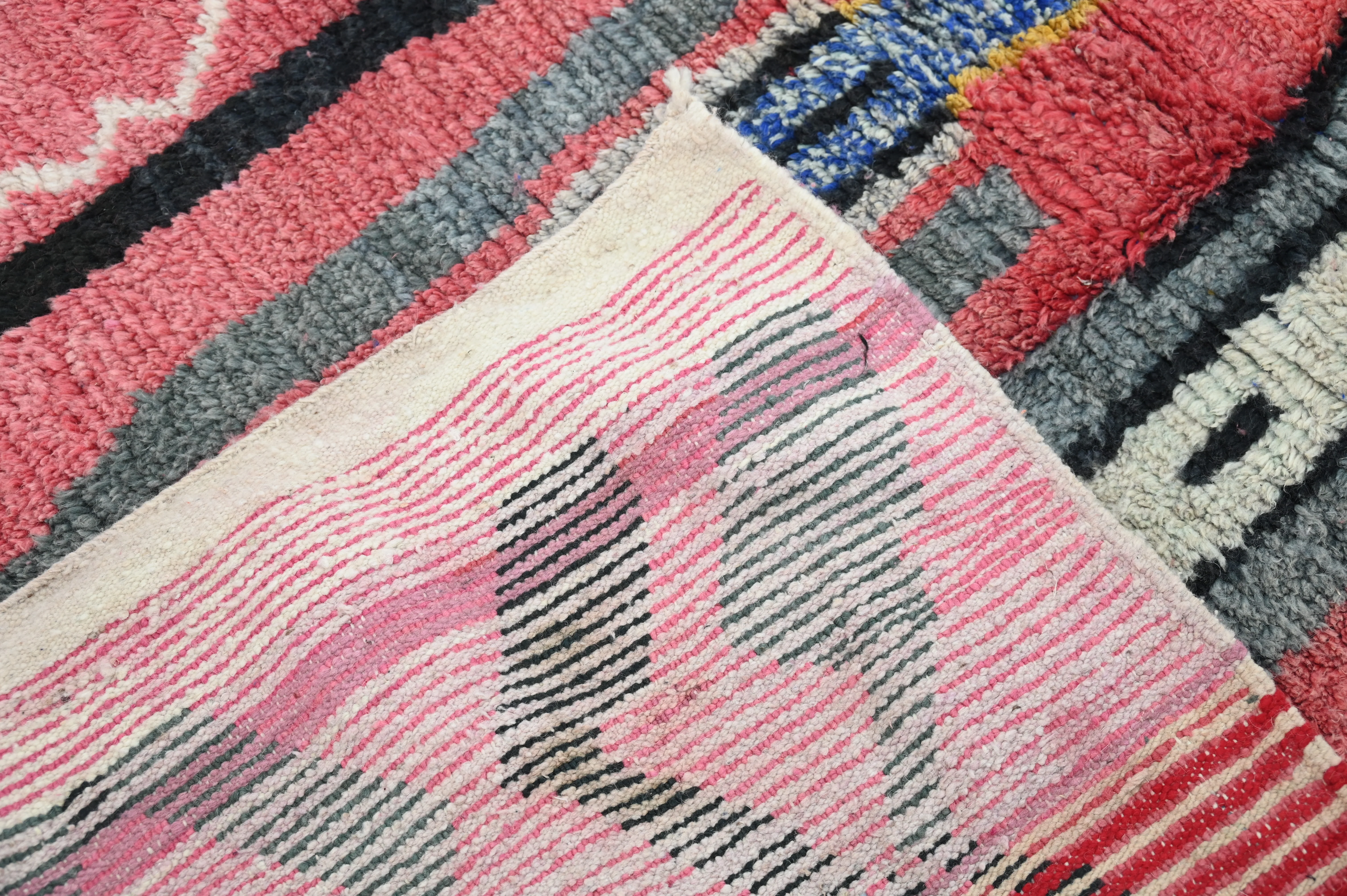 Handmade Azilal Rug, 255 x 155 cm, AZO-712 - Image 8