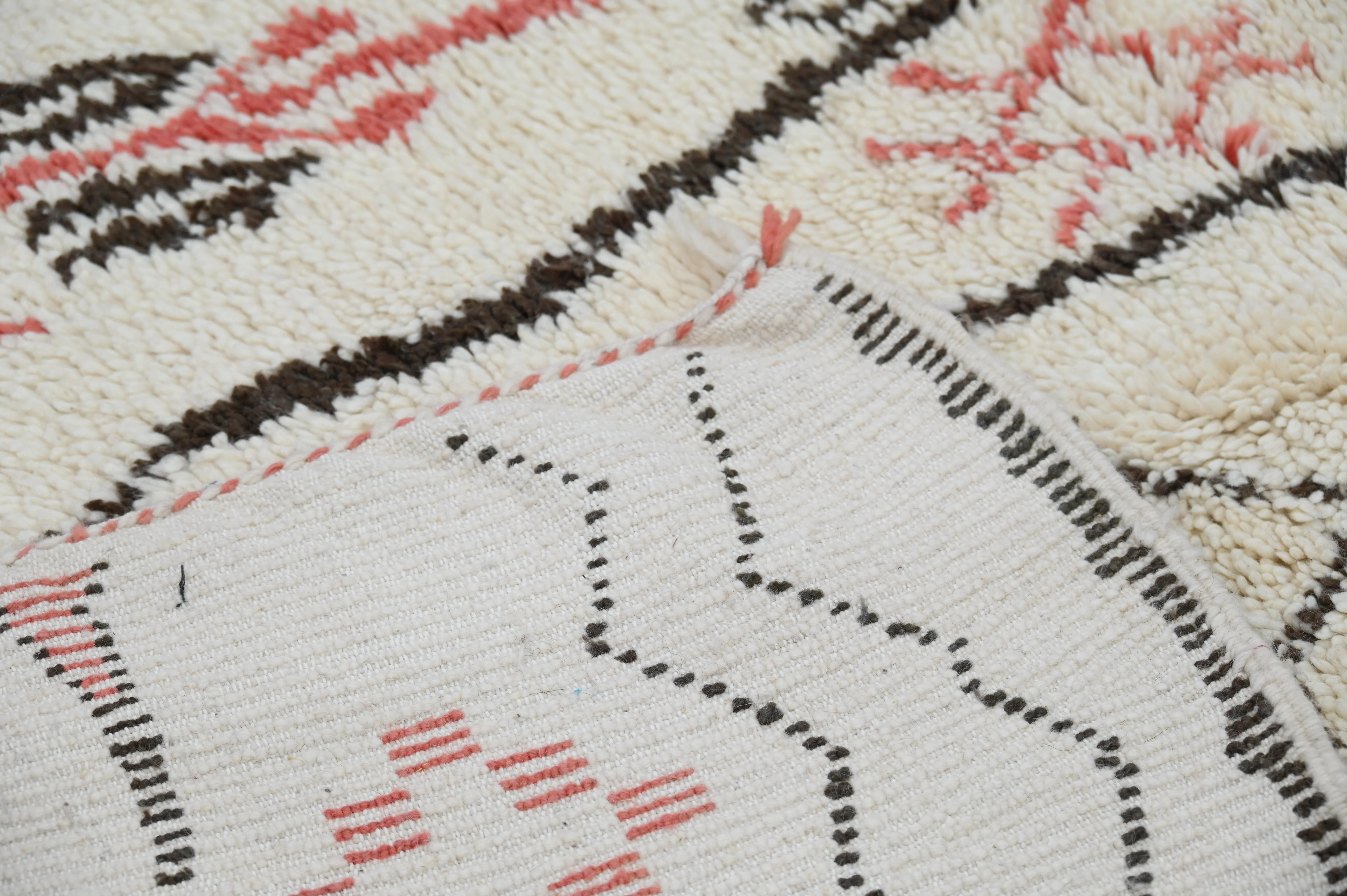 Handmade Azilal Rug, 255 x 160 cm, AZD-623 - Image 5