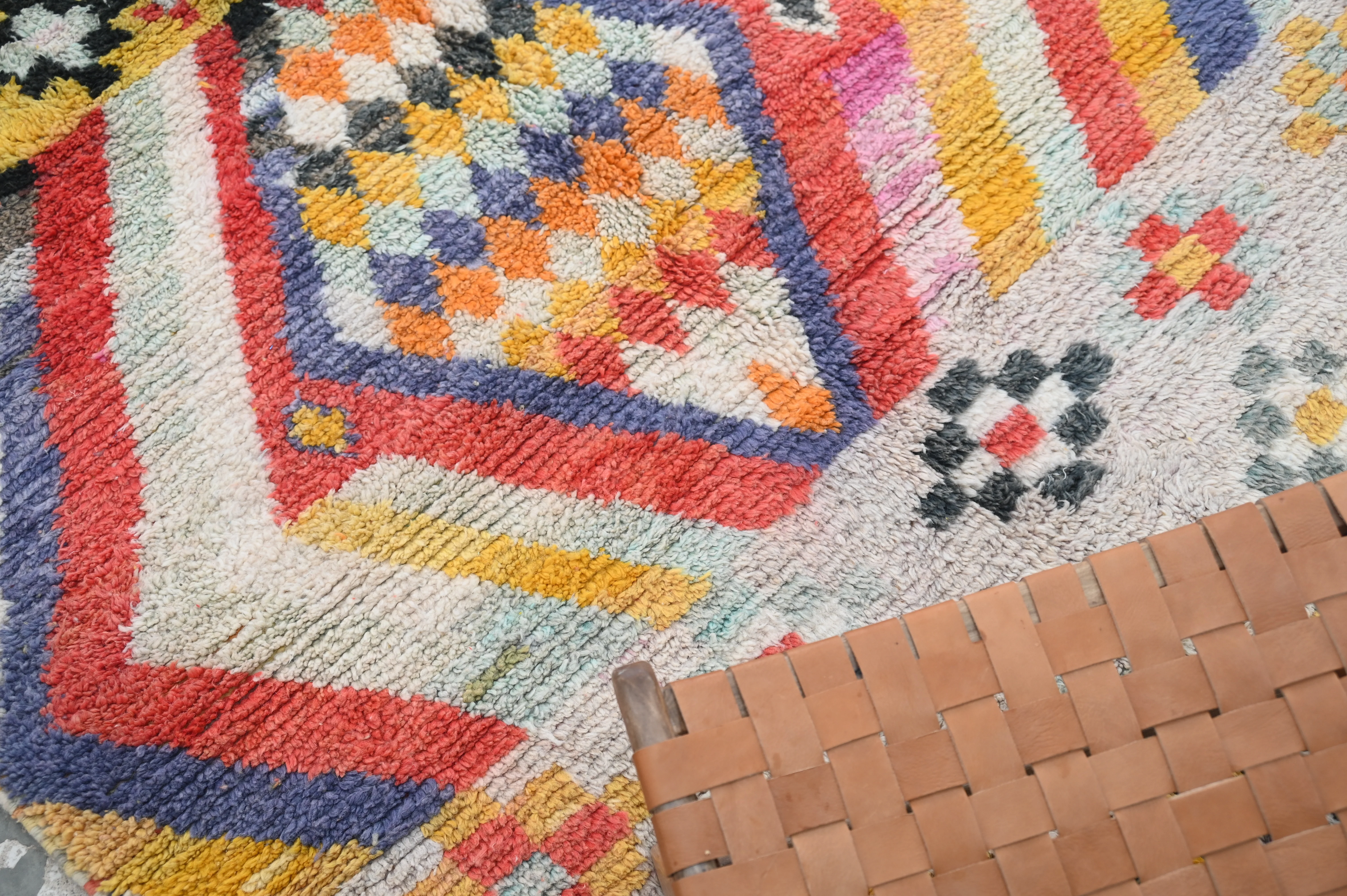Handmade Azilal Rug, 255 x 165 cm, AZO-704 - Image 3