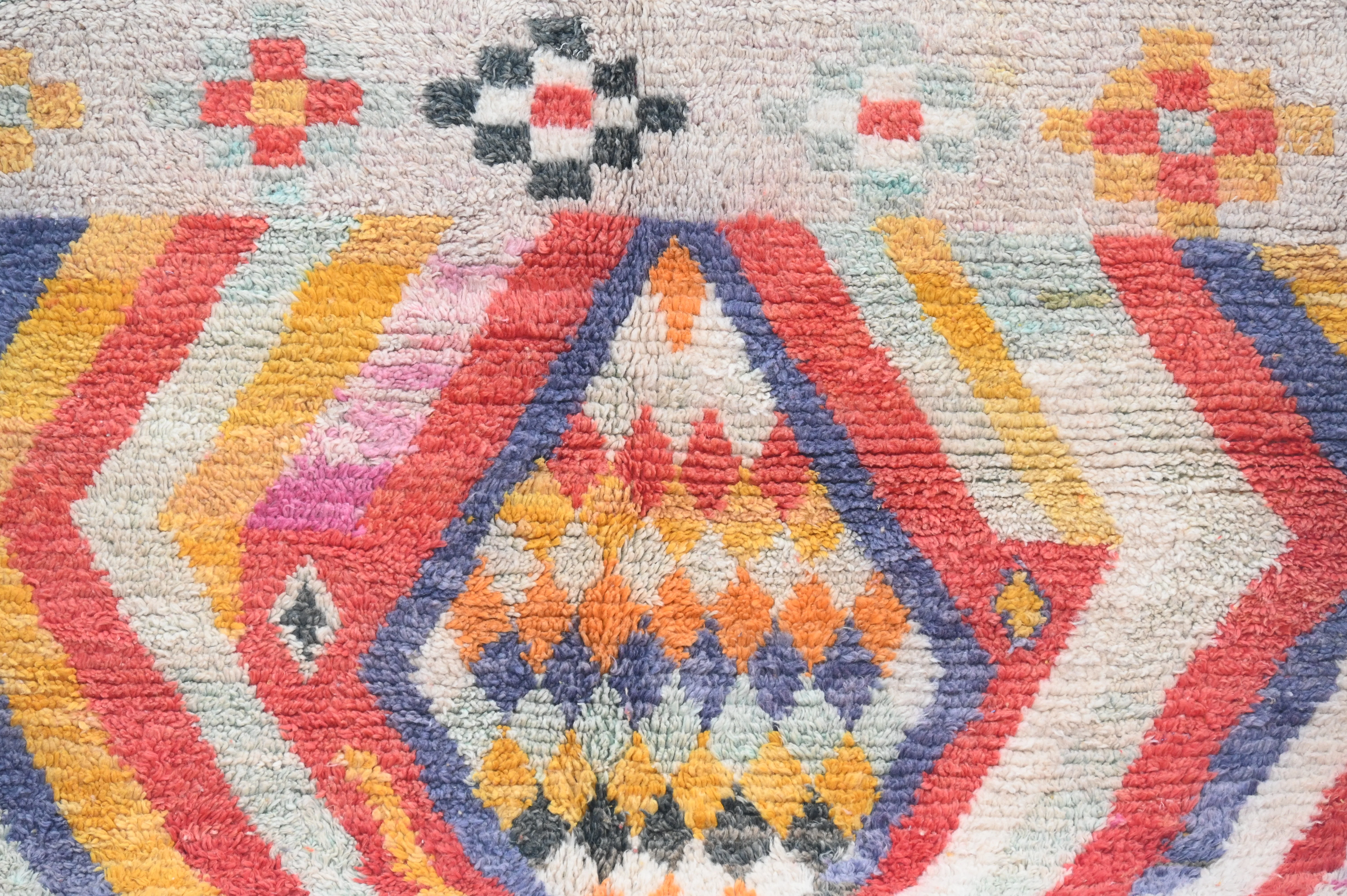 Handmade Azilal Rug, 255 x 165 cm, AZO-704 - Image 4