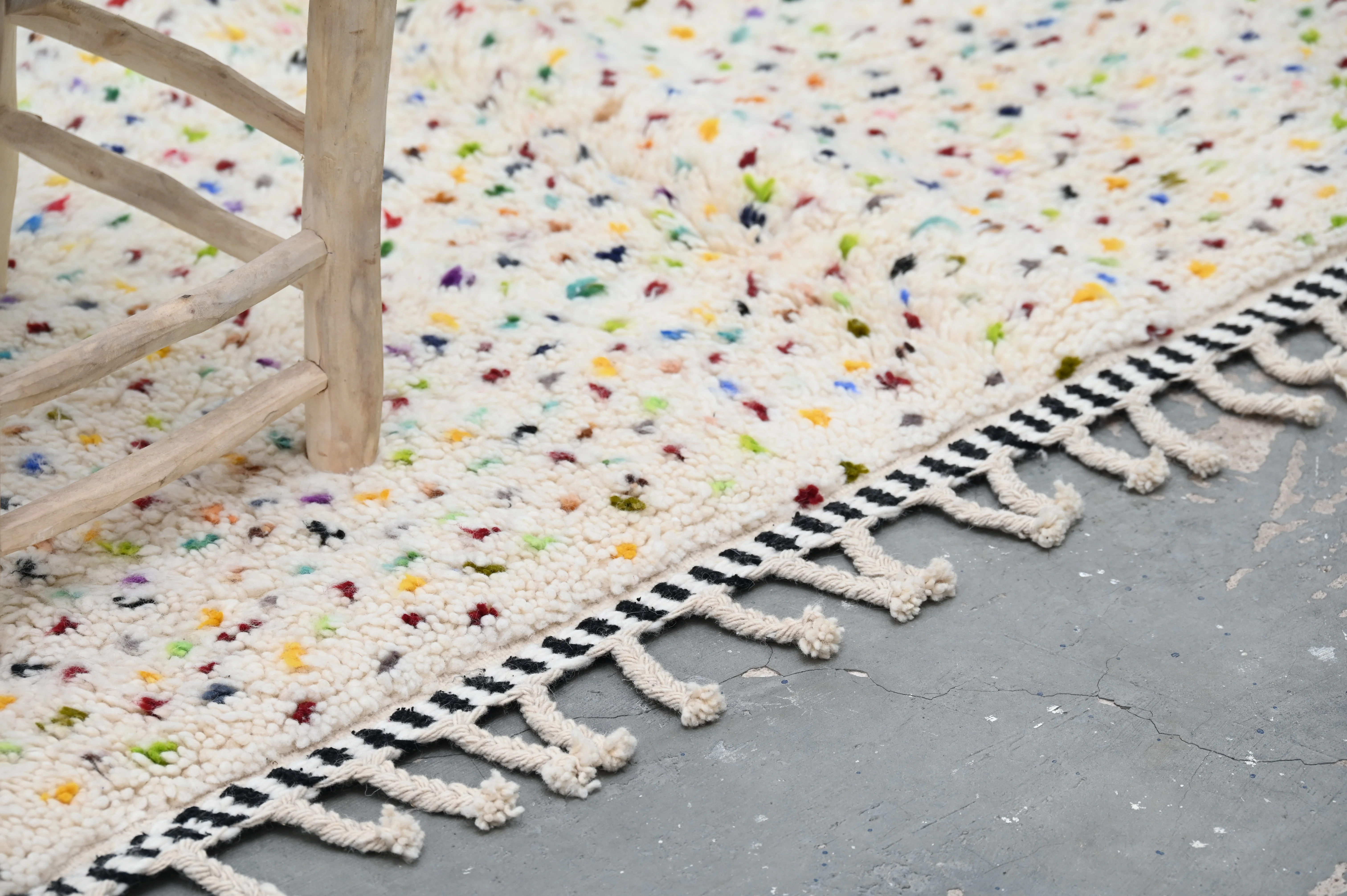 Handmade Azilal Rug, 255 x 170 cm, AZO-770 - Image 4