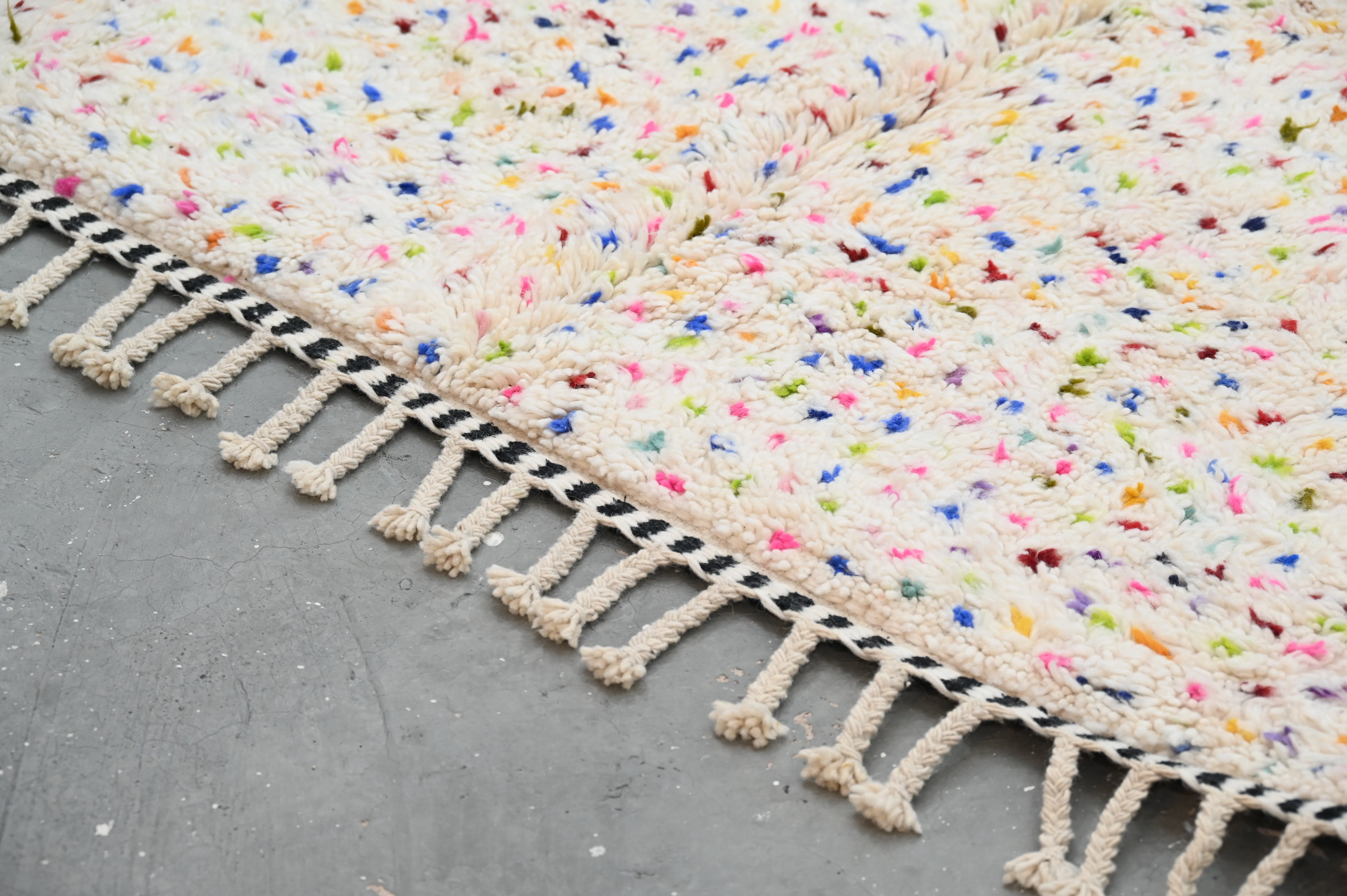 Handmade Azilal Rug, 260 x 165 cm, AZO-771 - Image 5