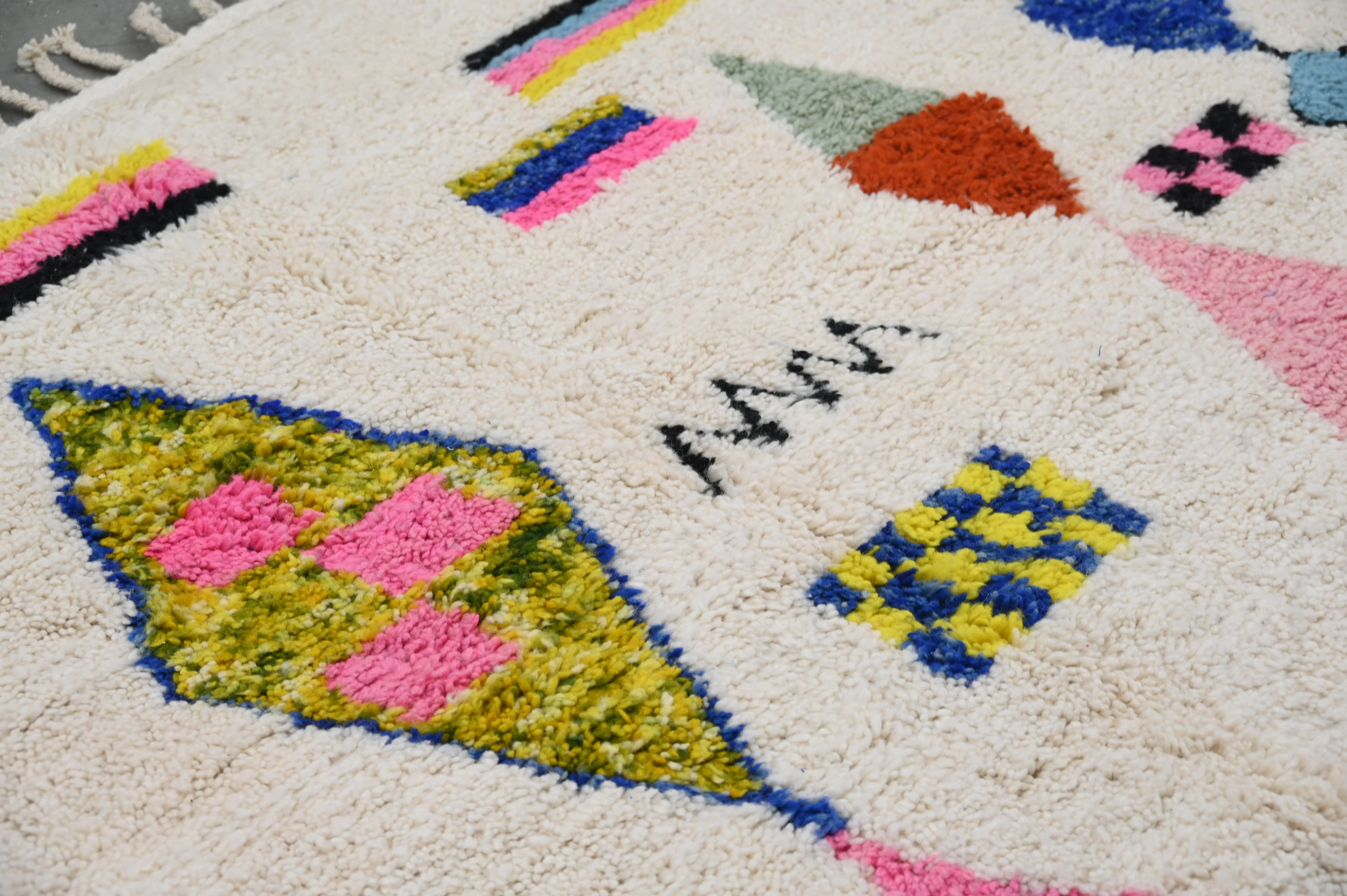 Handmade Azilal Rug – Pre-Order #G842 - Image 4