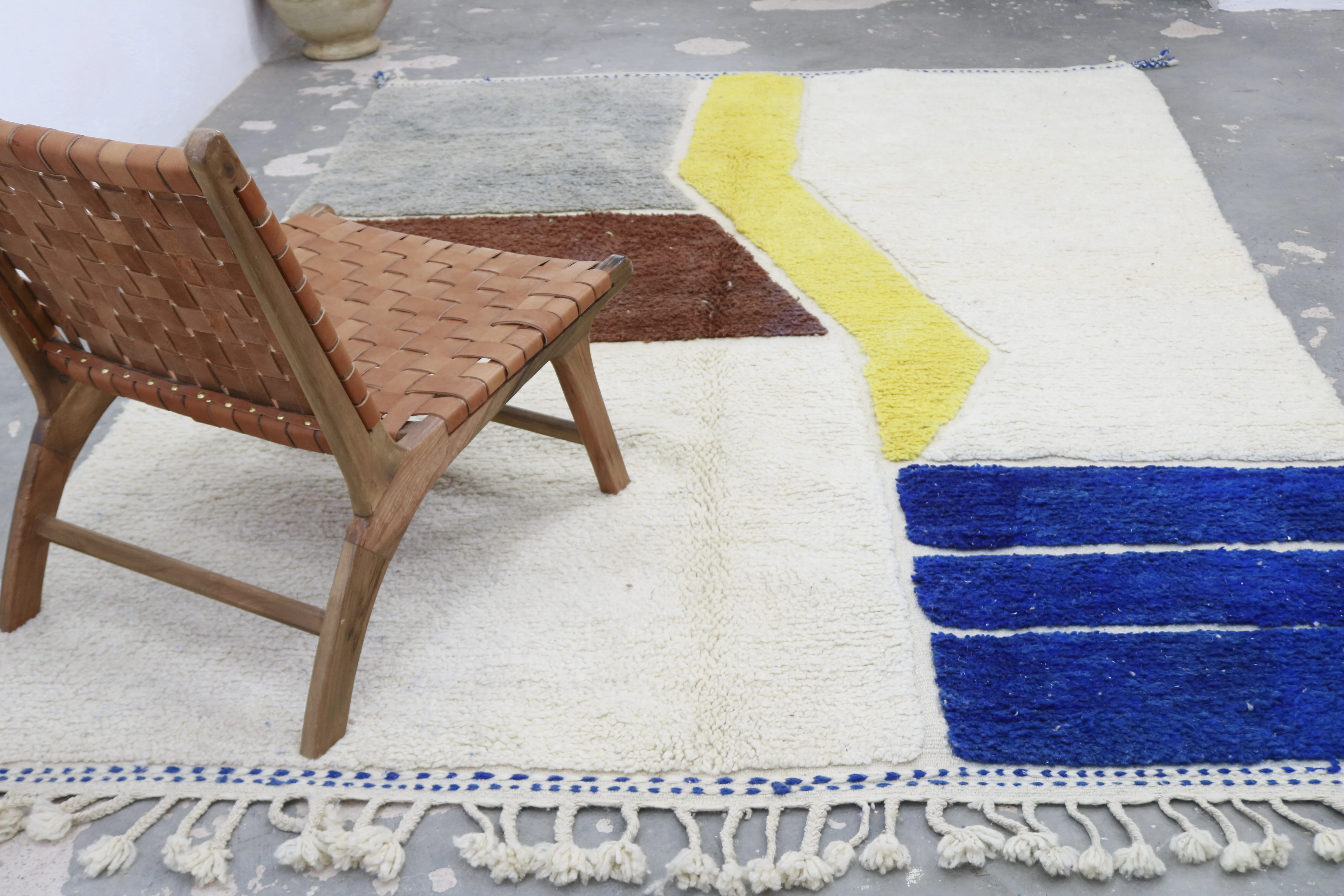 Large Azilal Rug 295×210 cm – Contemporary Moroccan Wool Rug in Ivory, Blue, Ochre & Earth Tones, GO-982 - Image 7