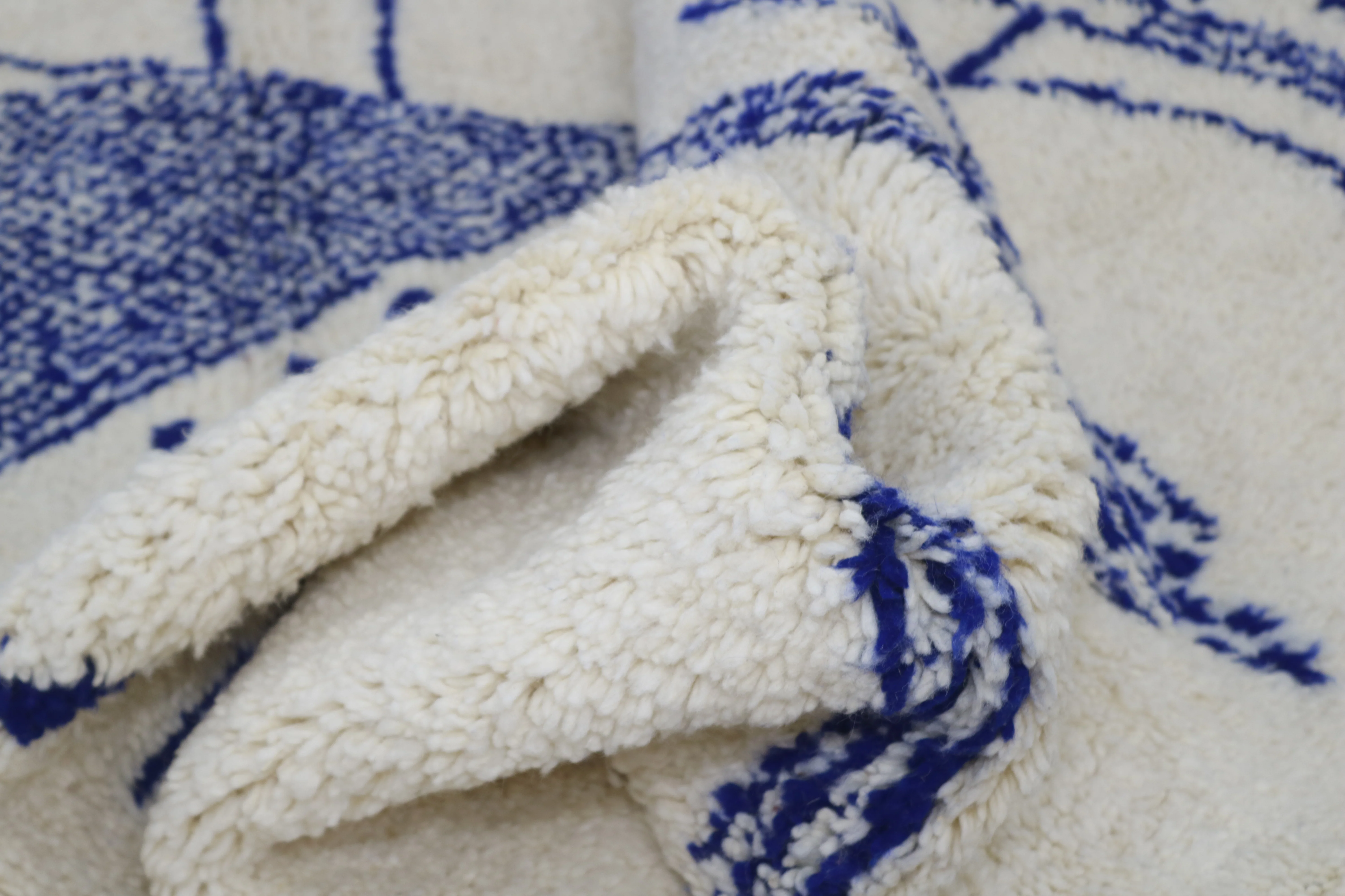Large Azilal Rug 300×205 cm – Ivory Blue Minimalist, GO-950 - Image 5