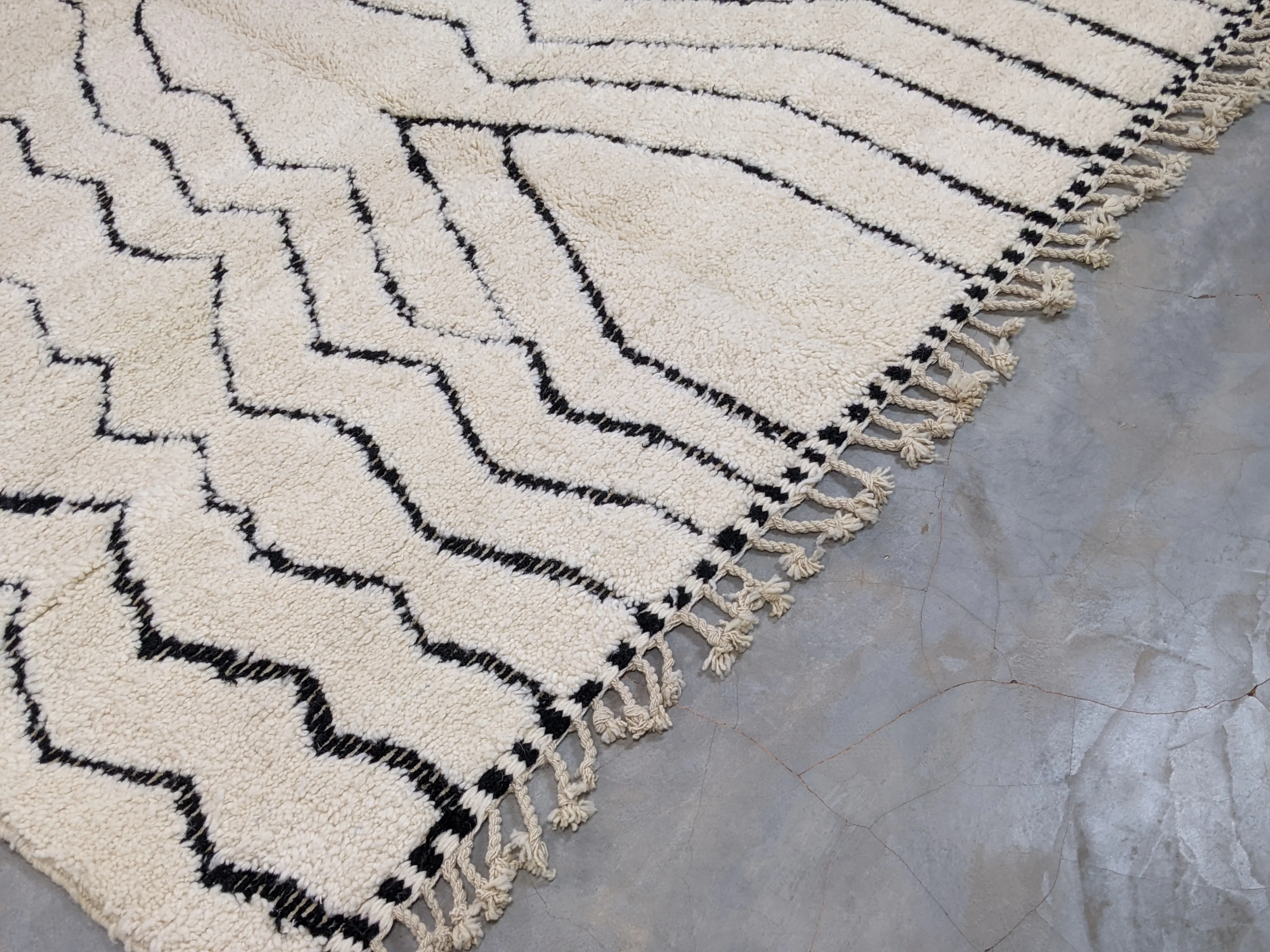 LARGE Beni Ouarain Rug, 290 x 202 cm || 9,51 x 6,63 feet, G-262 - Image 4