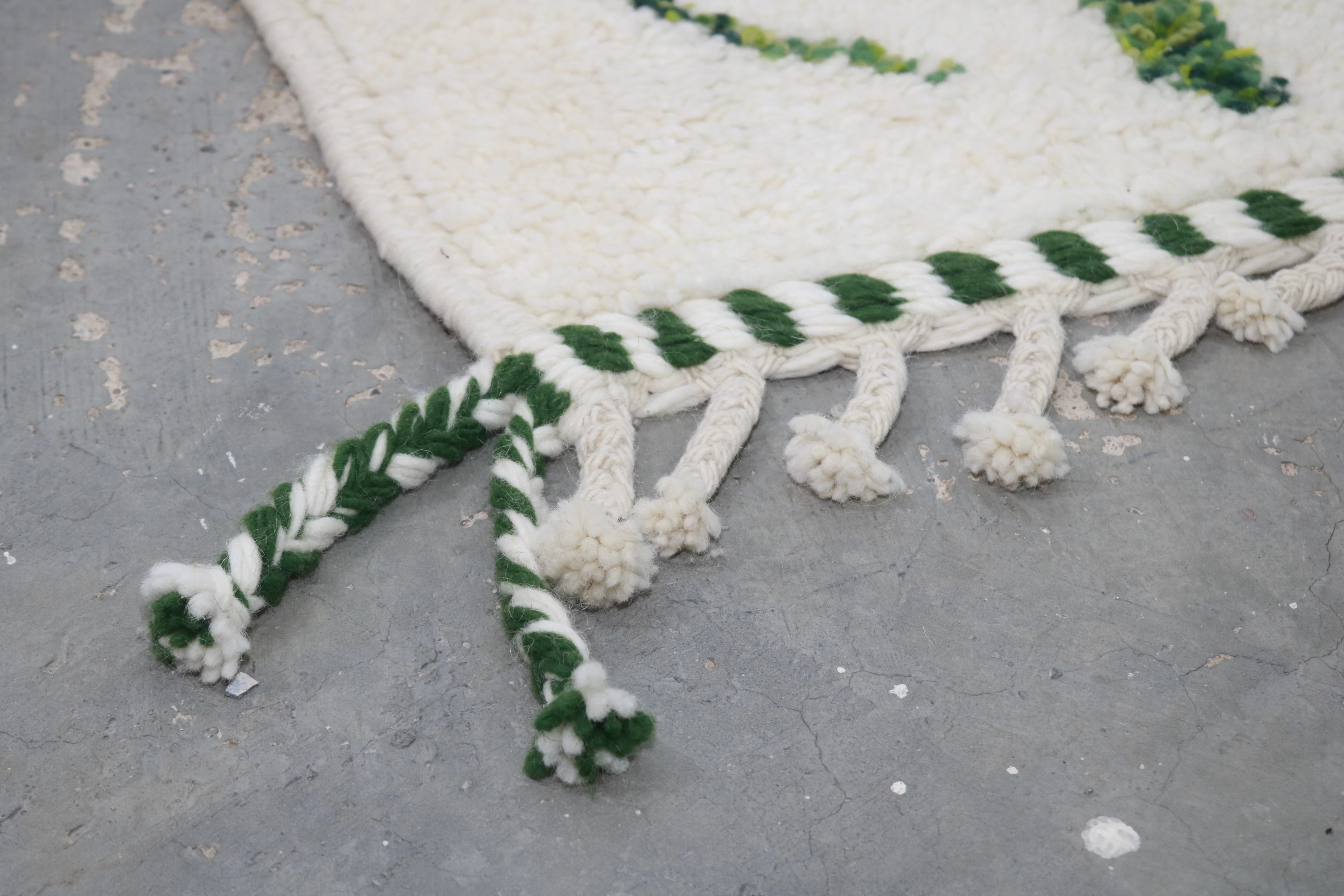 Large Beni Ouarain Rug 295×210 cm – Ivory & Forest Green, GO-962 - Image 3
