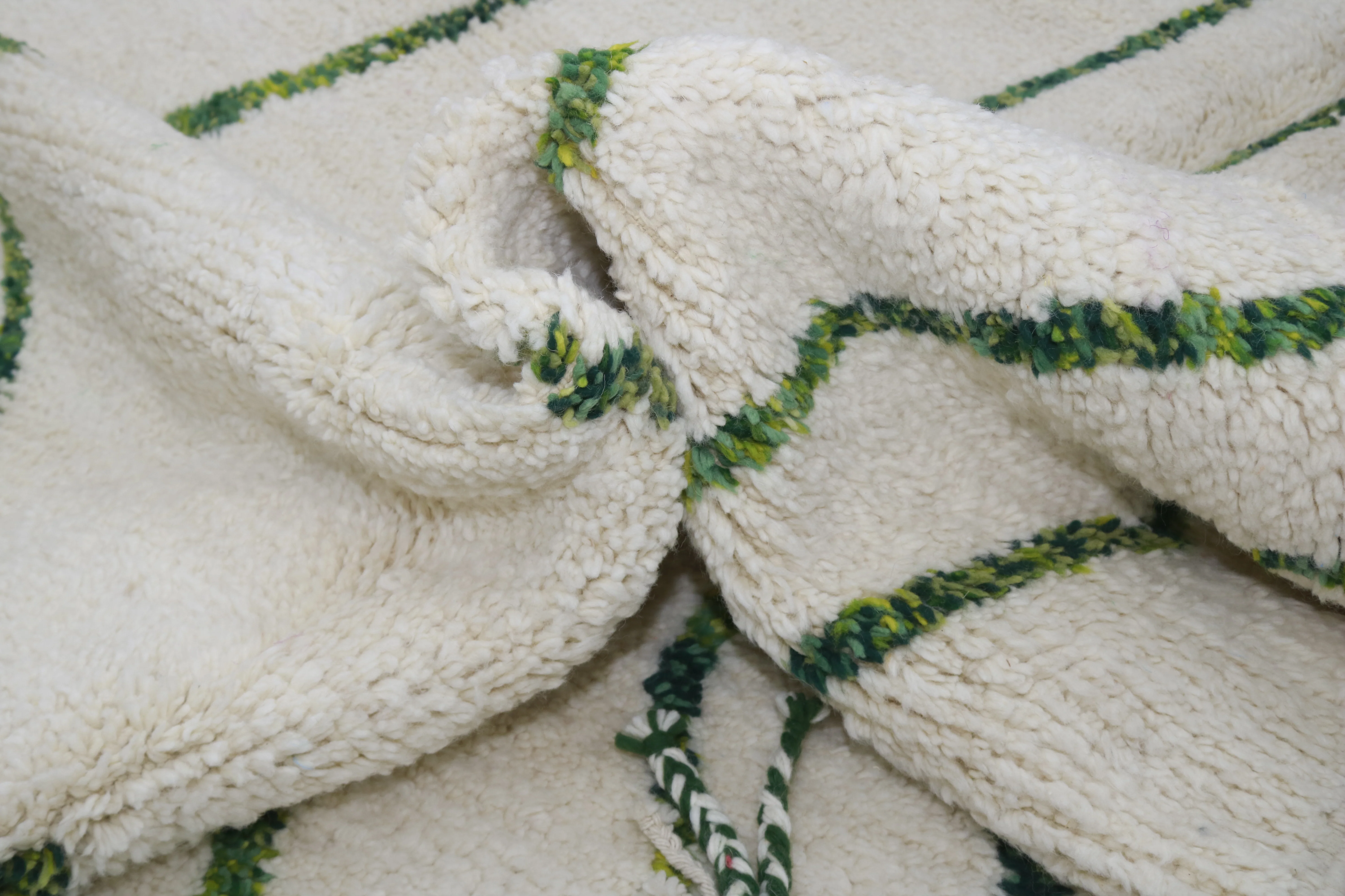 Large Beni Ouarain Rug 295×210 cm – Ivory & Forest Green, GO-962 - Image 6